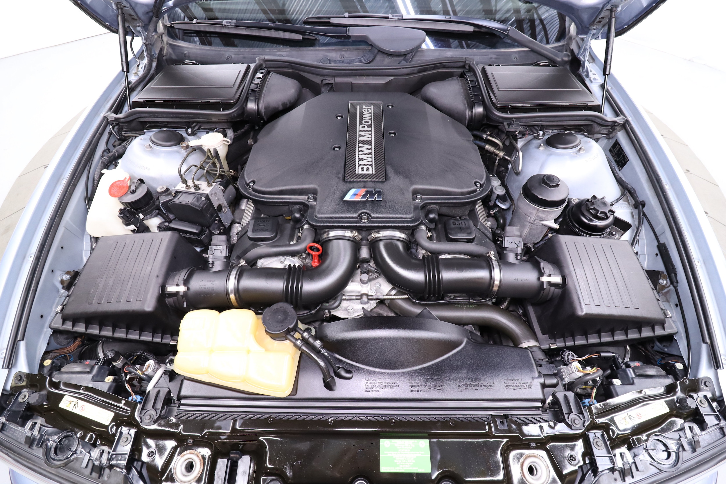 2000 BMW M5 26