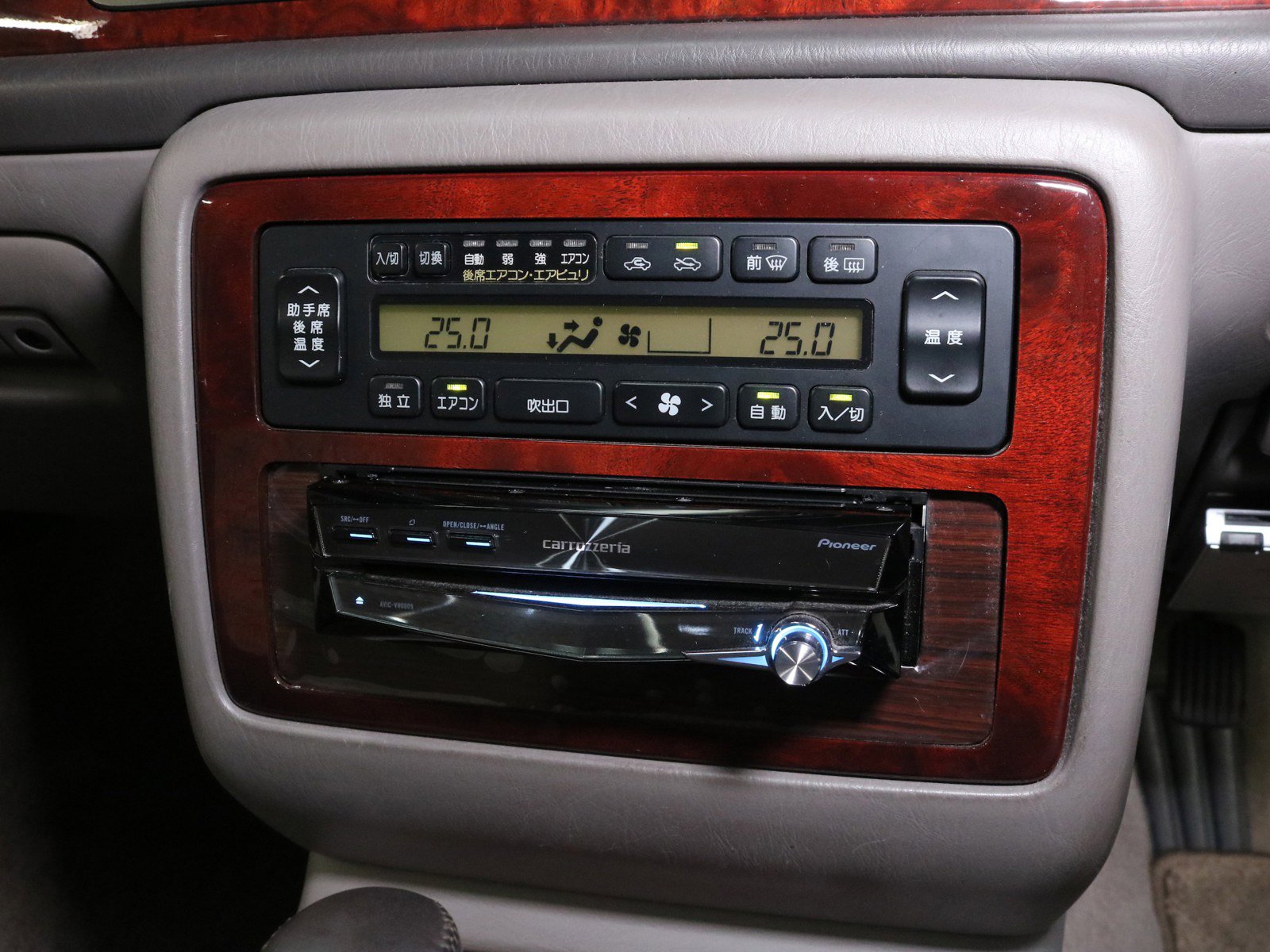 1997 Toyota Century 14