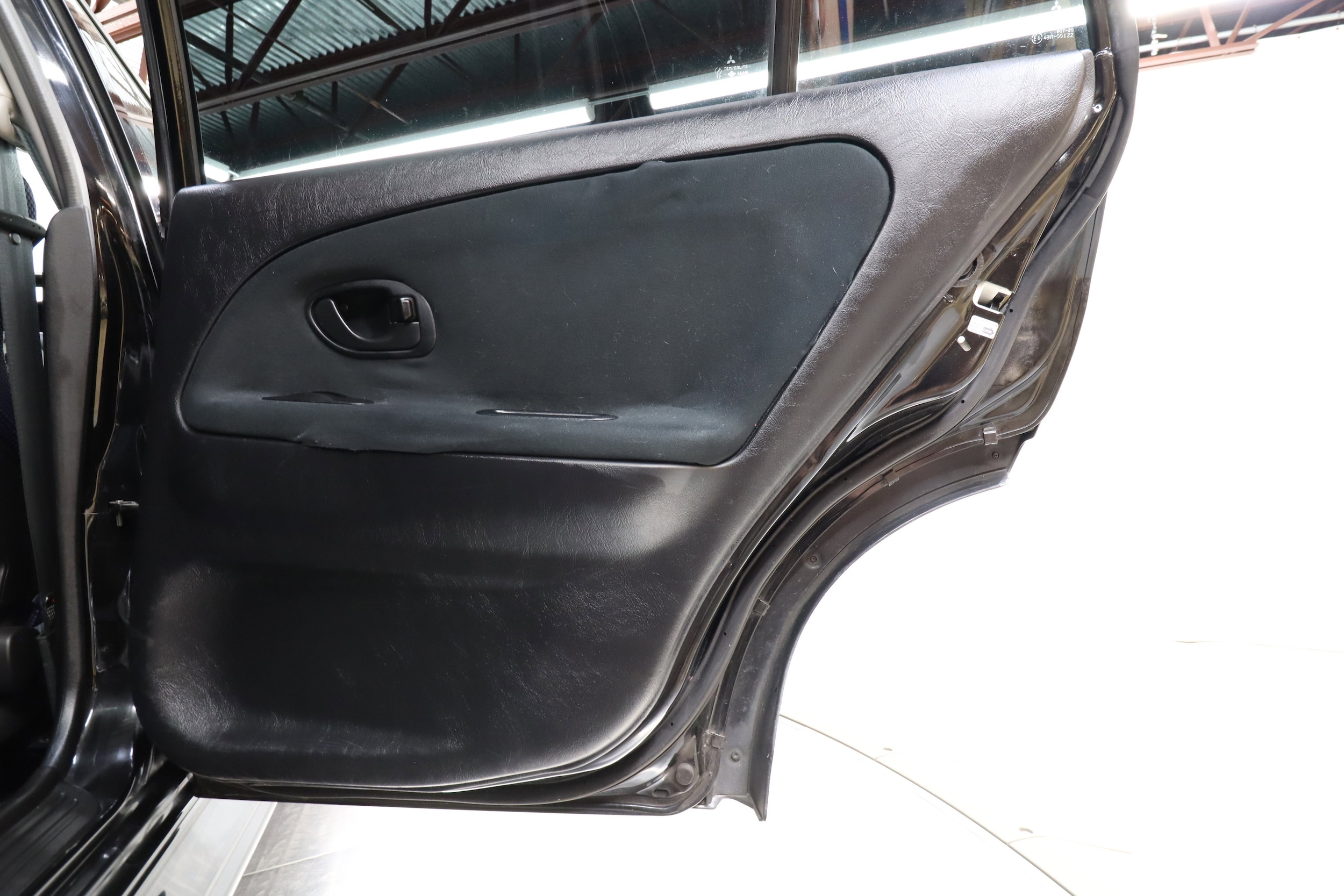 1999 Mitsubishi Lancer 23