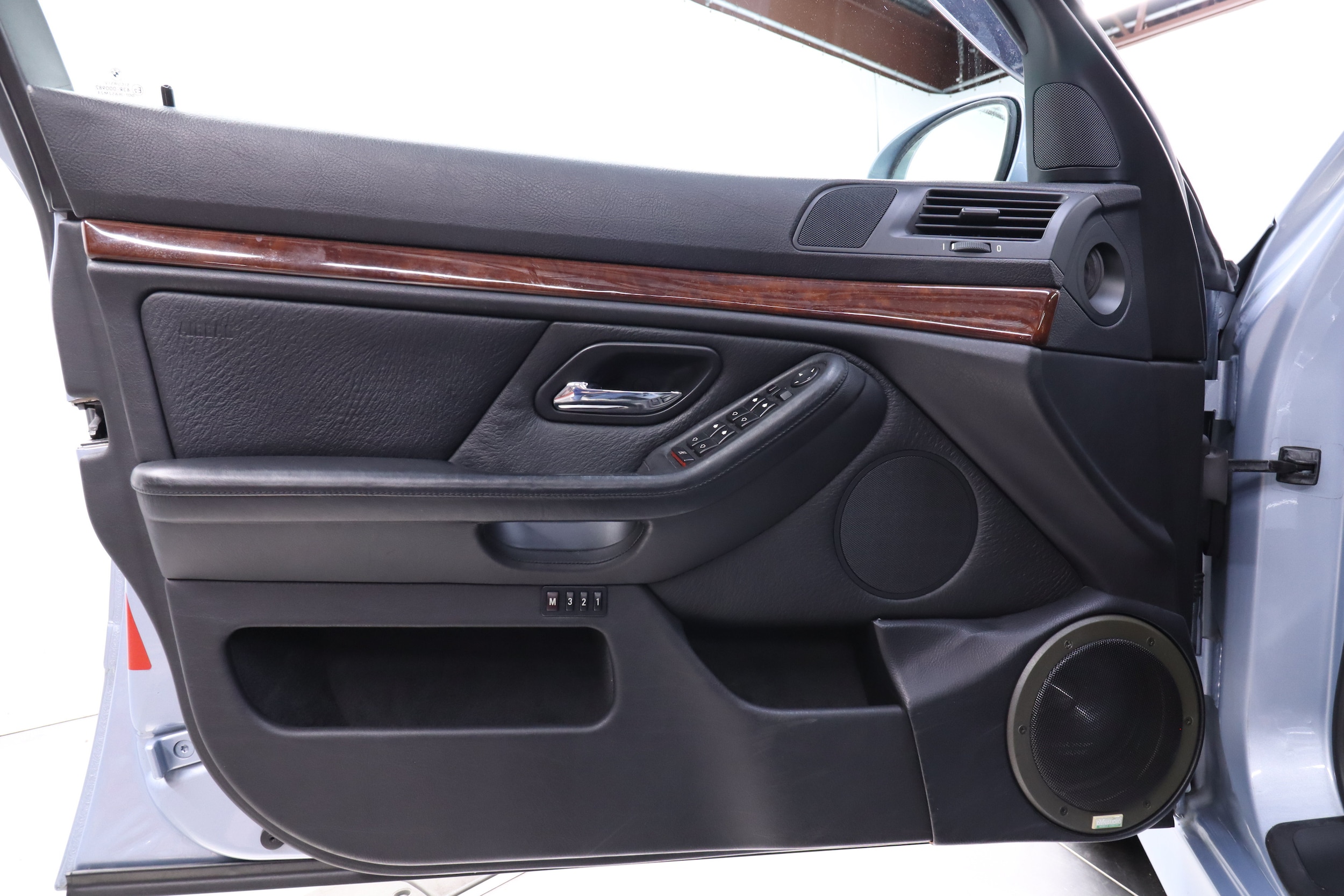 2000 BMW M5 30