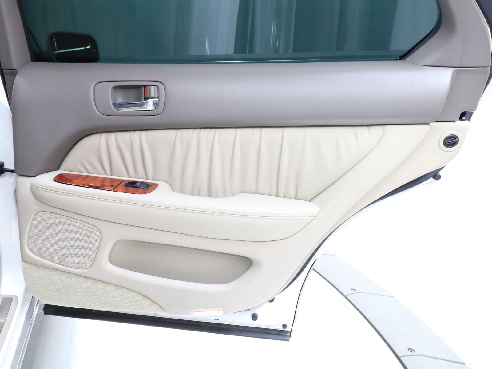 1998 Toyota Celsior 21