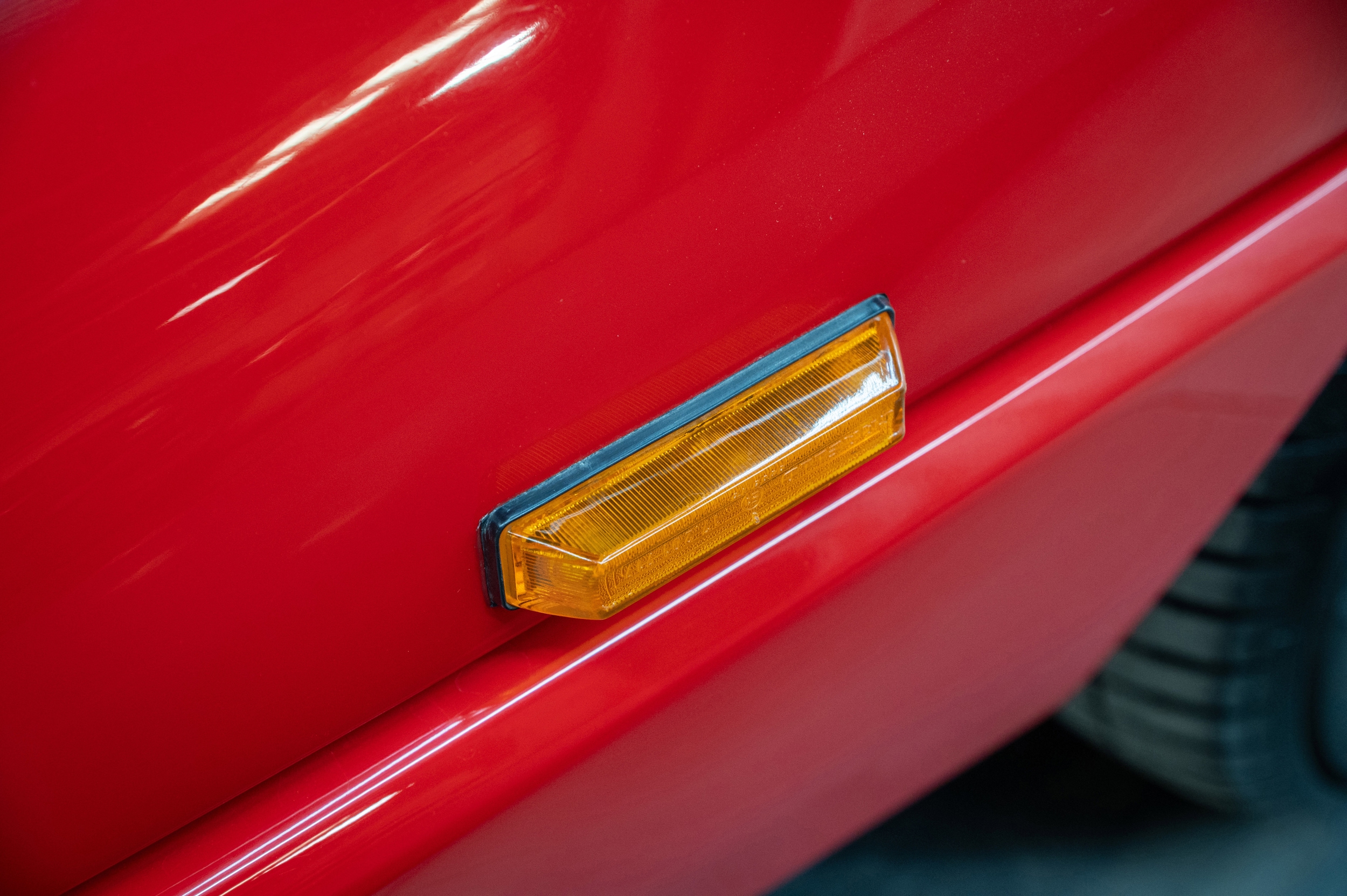 1991 Ferrari Mondial 100