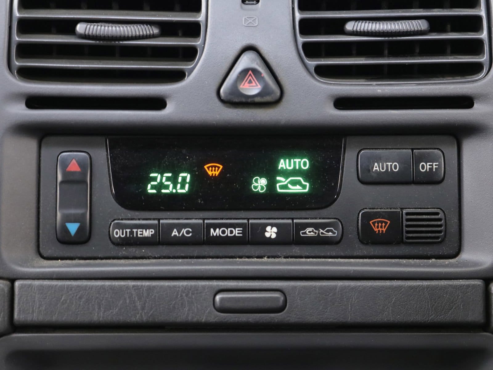 1996 Subaru Legacy 13