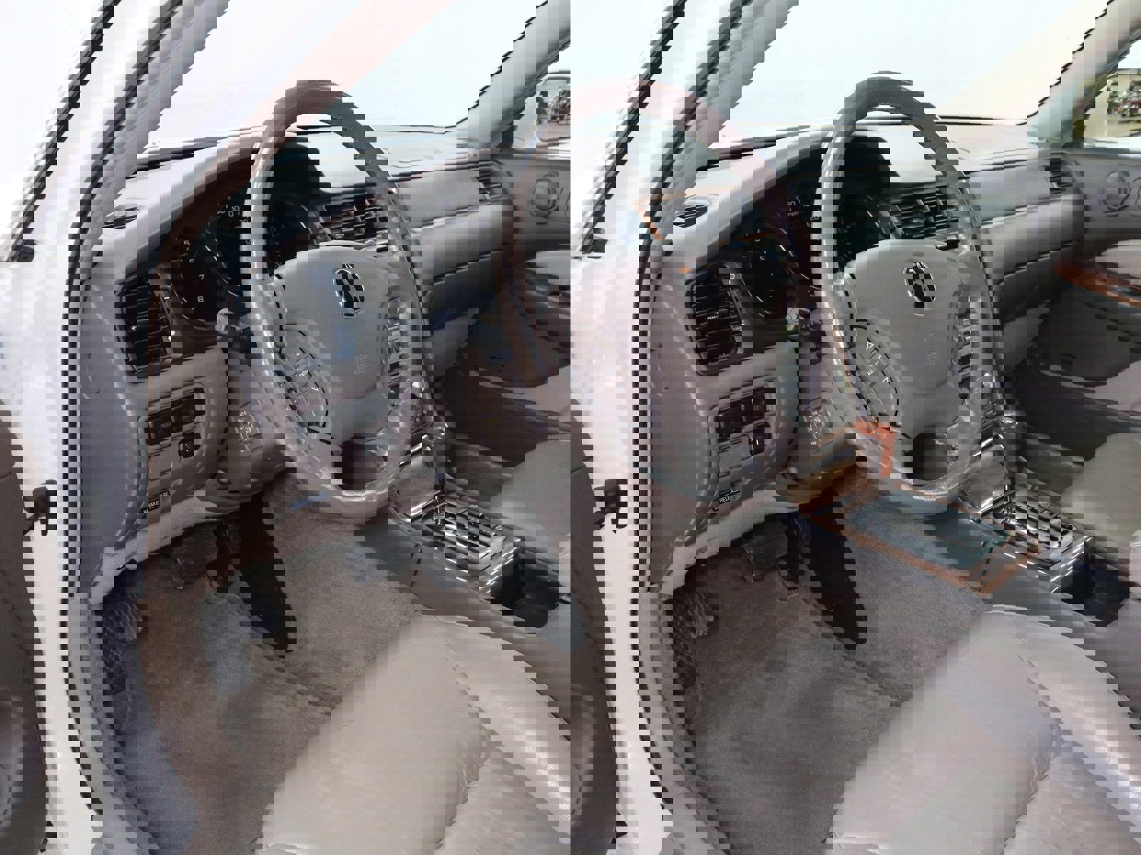 2004 Acura RL 9