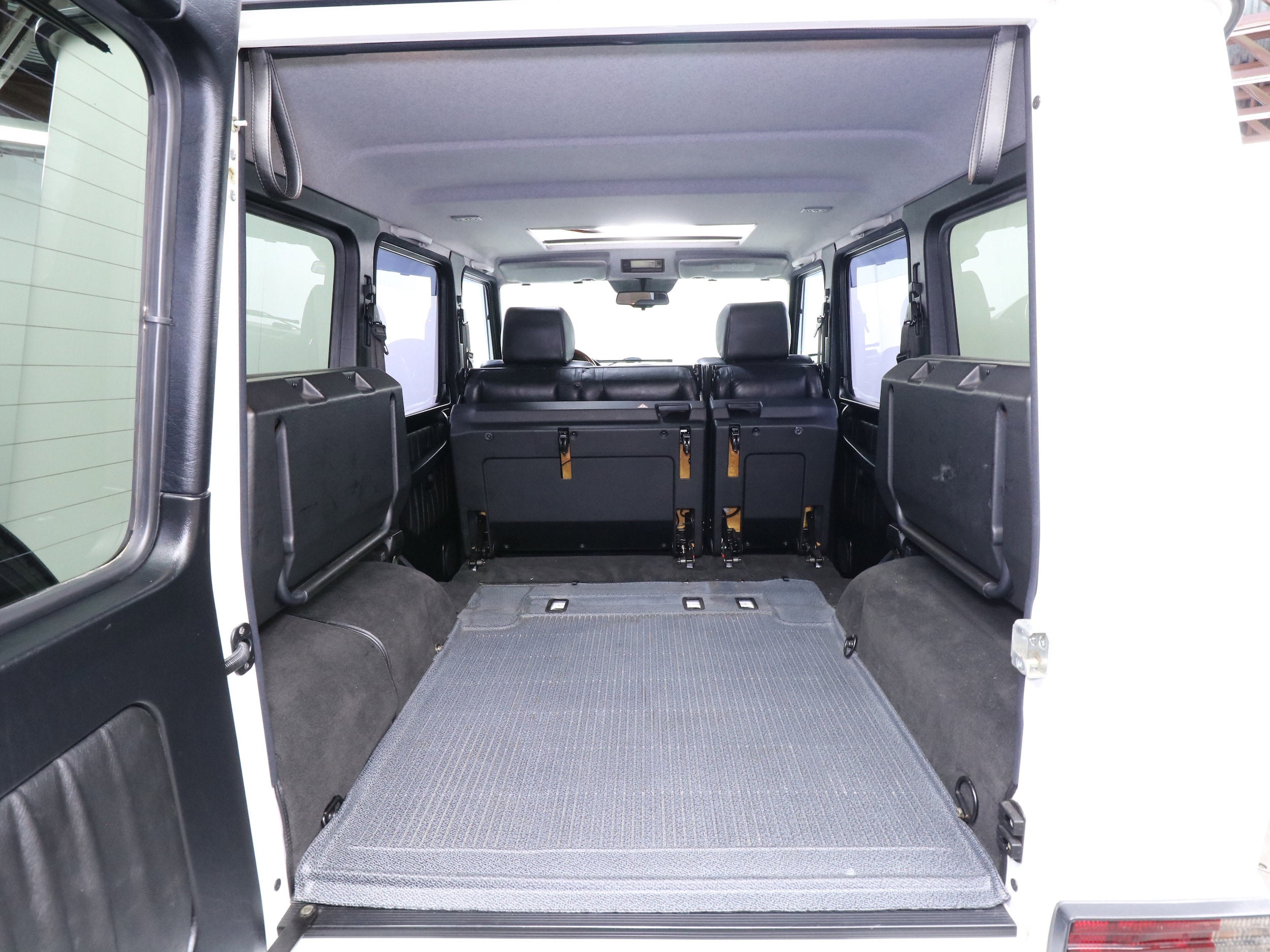 2000 Mercedes-Benz G500 33