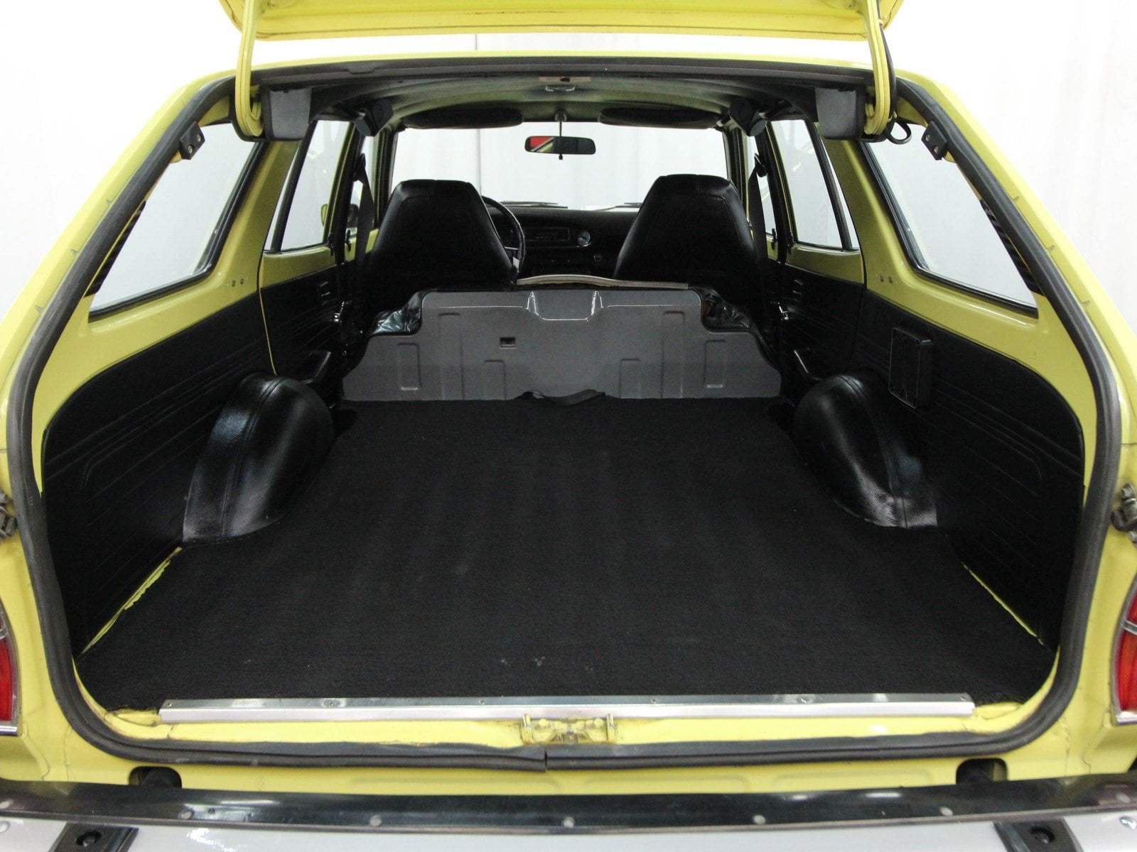 1974 Datsun 710 56
