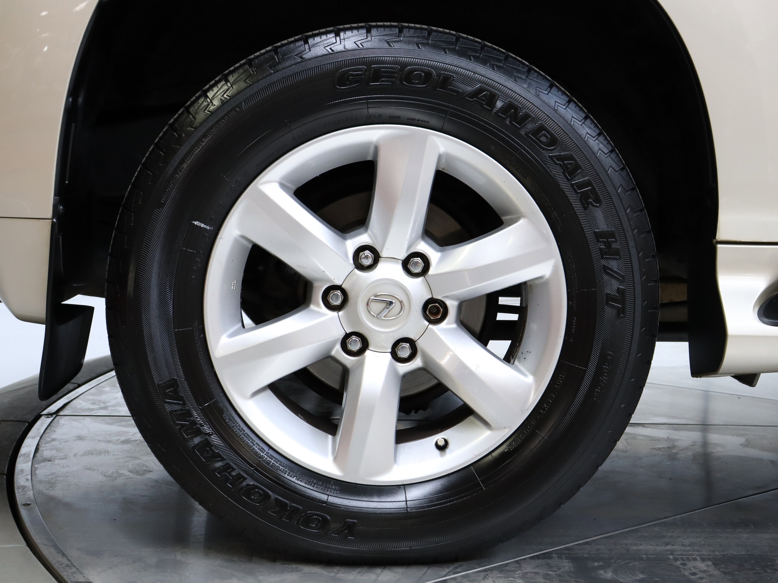 2011 Lexus GX460 35