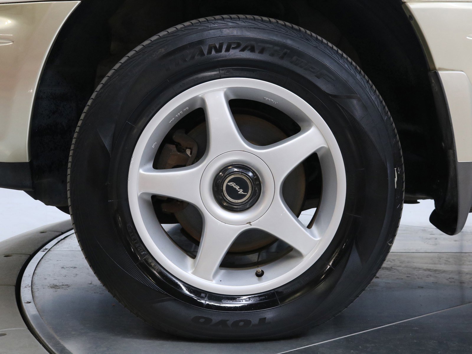 1998 Toyota Harrier 33