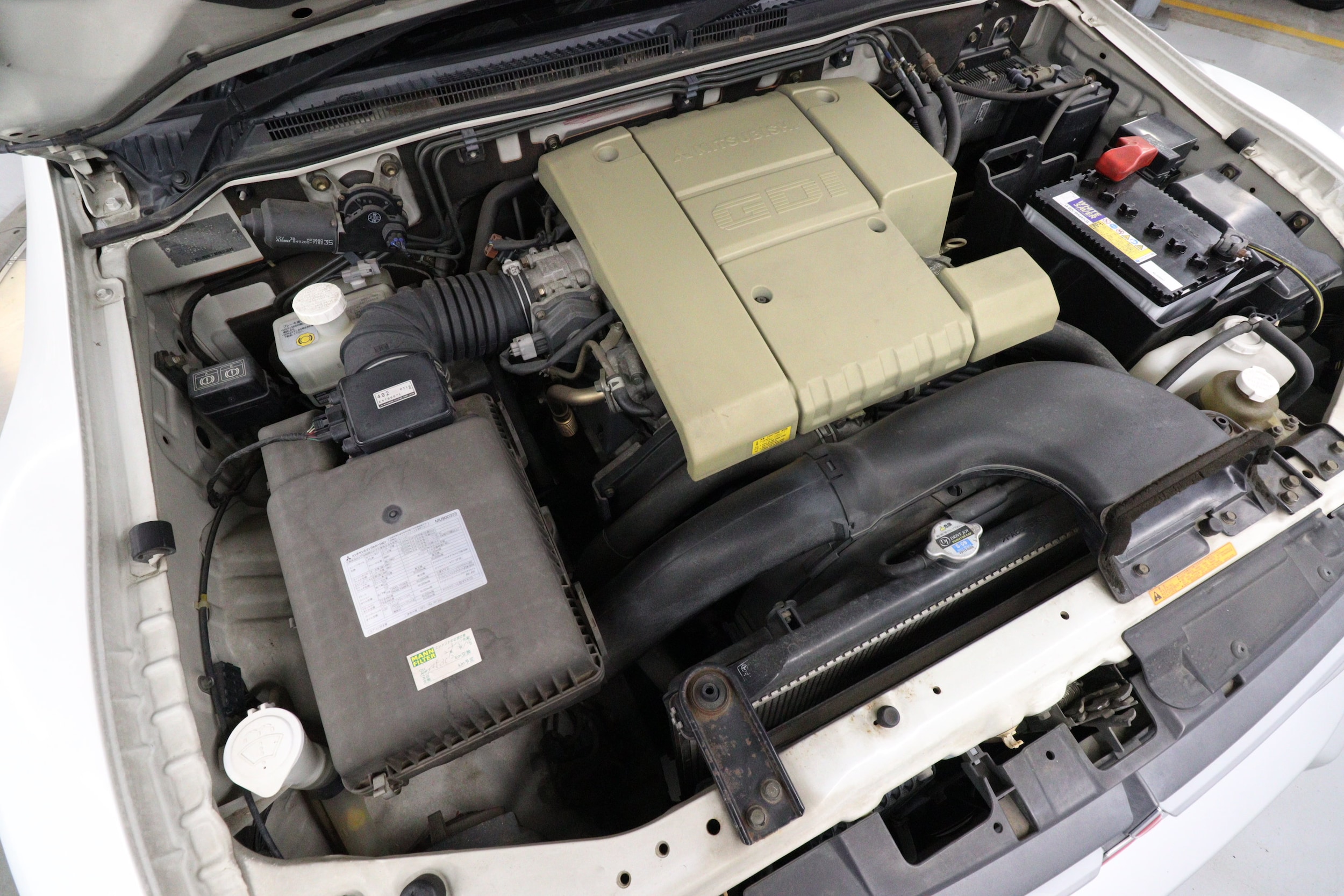 2000 Mitsubishi Pajero 27