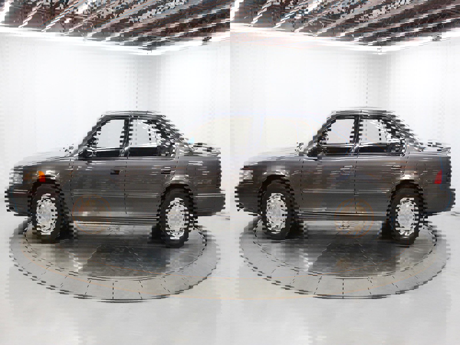 1992 Nissan Maxima 4