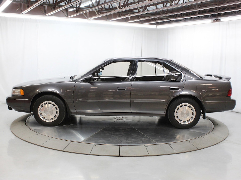 Used 1992 Nissan Maxima SE (M5) Sedan
