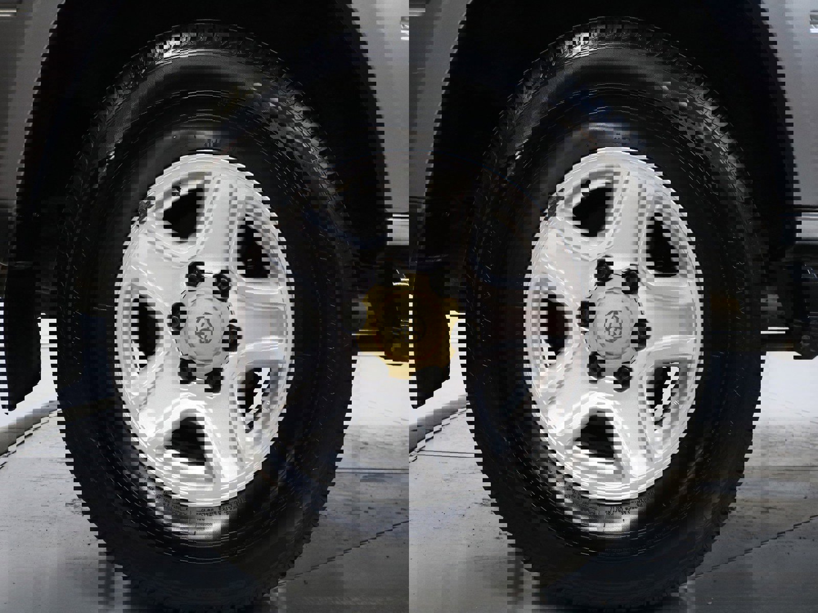 1996 Toyota Land Cruiser Prado 27