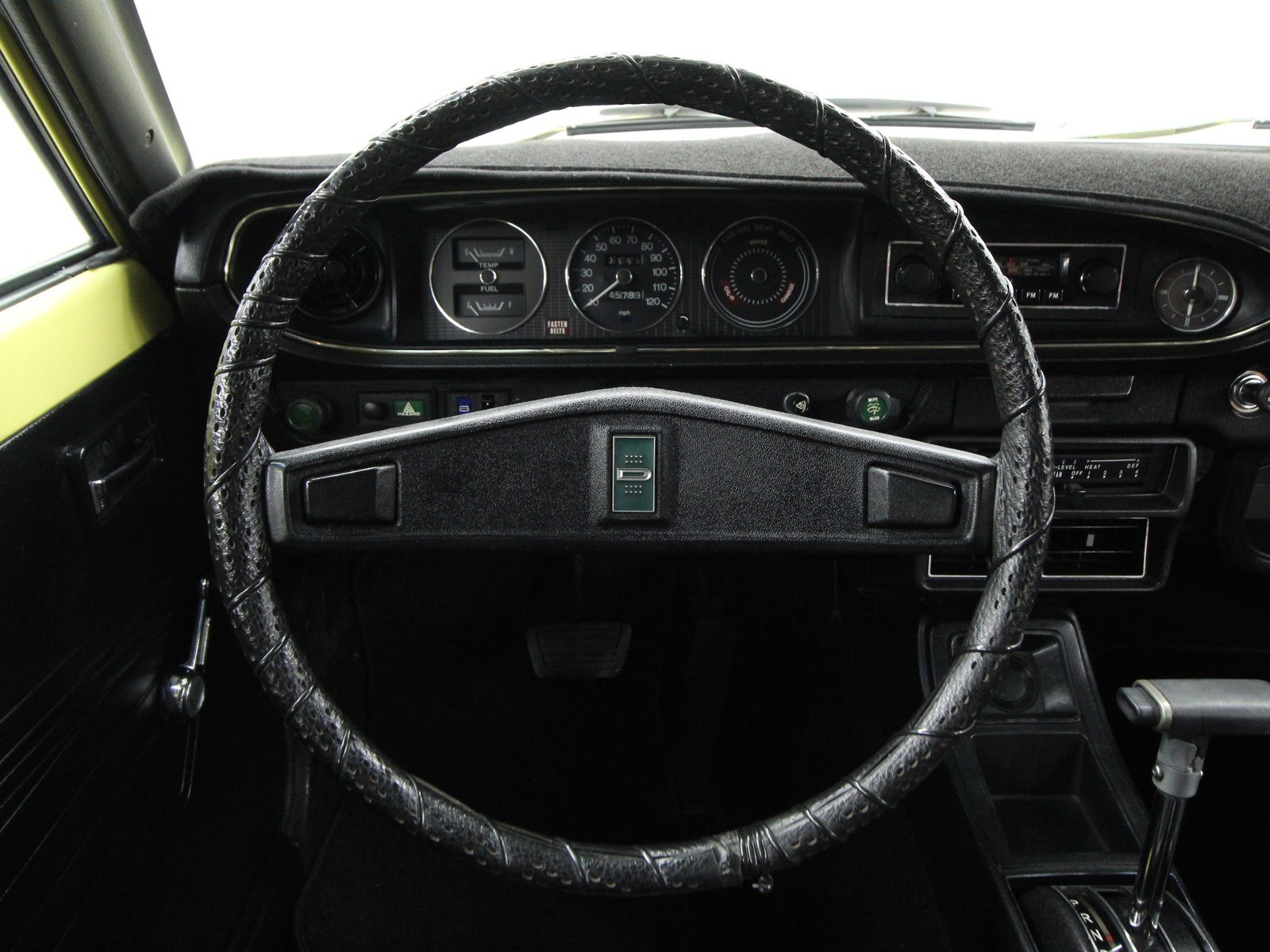 1974 Datsun 710 22