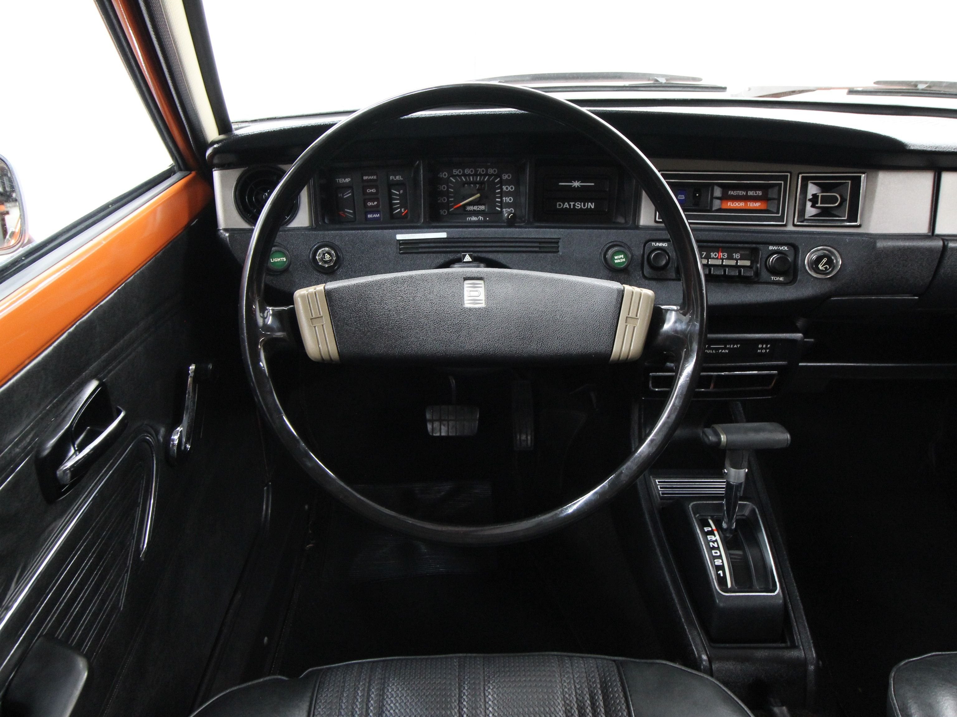 1976 Datsun B210 10