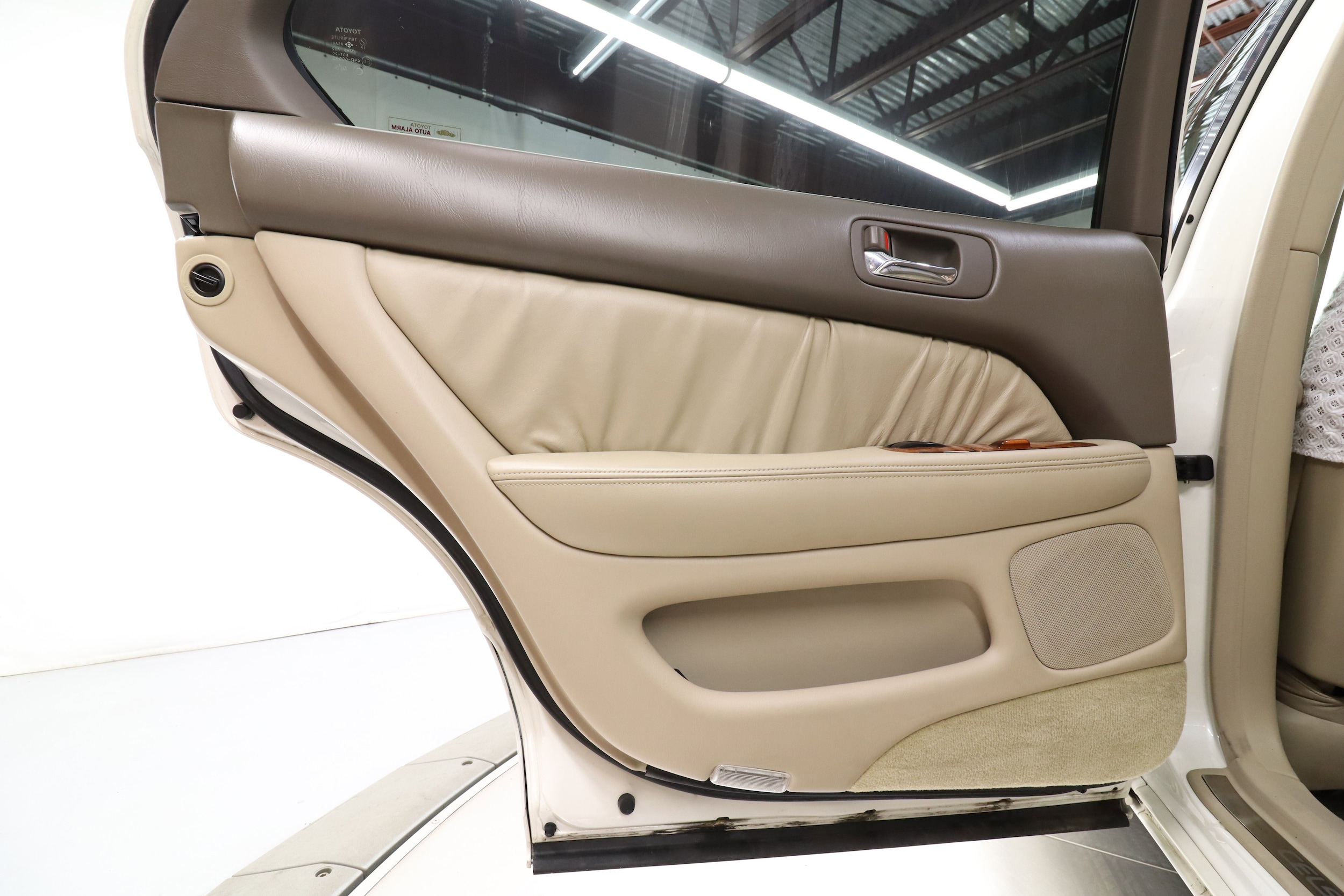1999 Toyota Celsior 23