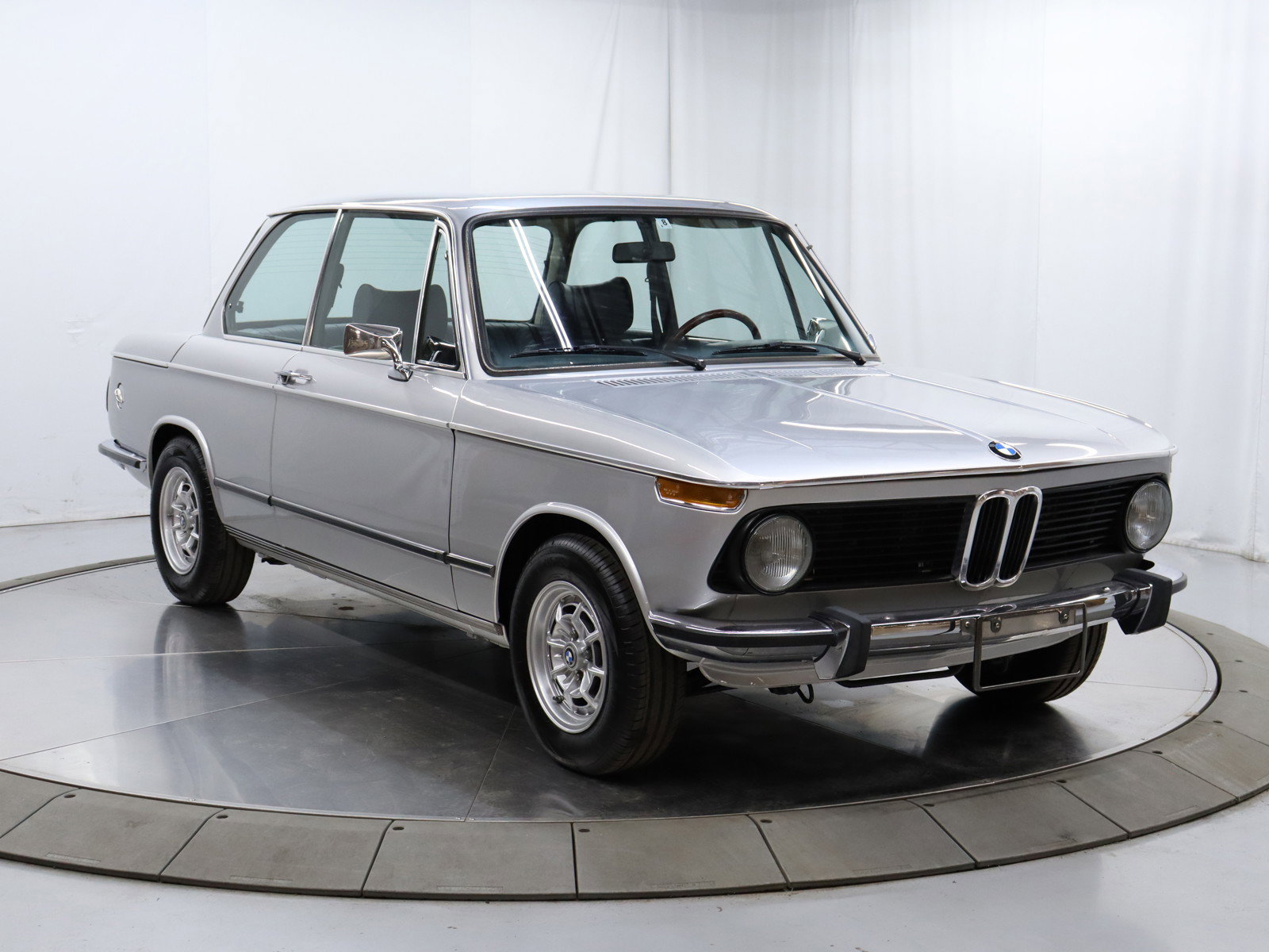 1975 日本正規BMW2002 tii 純正日本バンドラジオ 66ecaf7af55381a99f1202b6e894c5