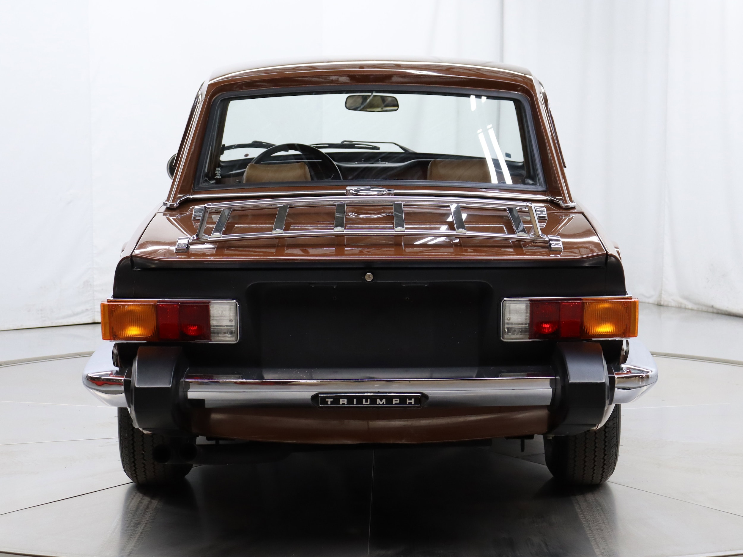 1976 Triumph TR6 9