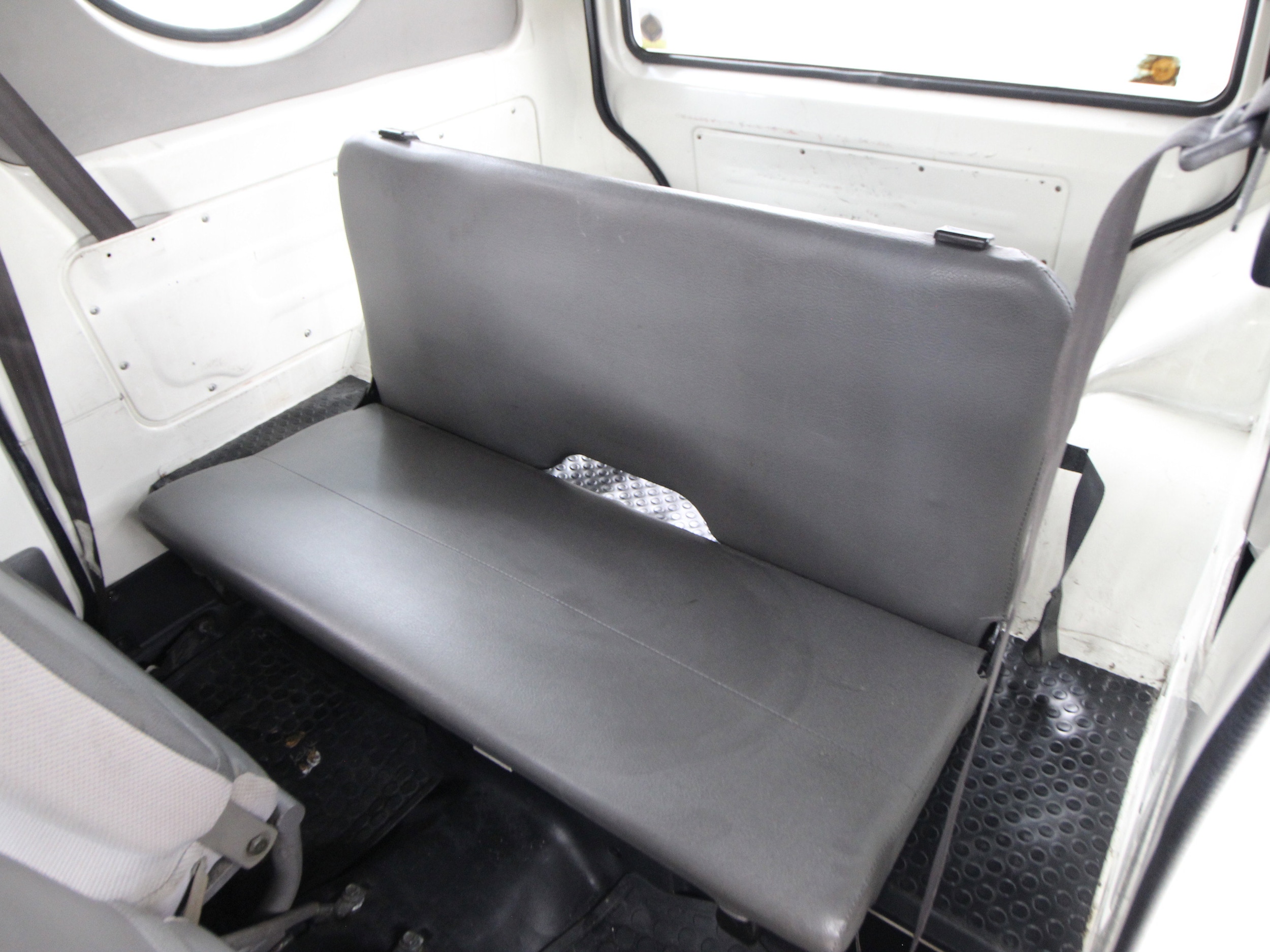 1989 Nissan S-Cargo 19