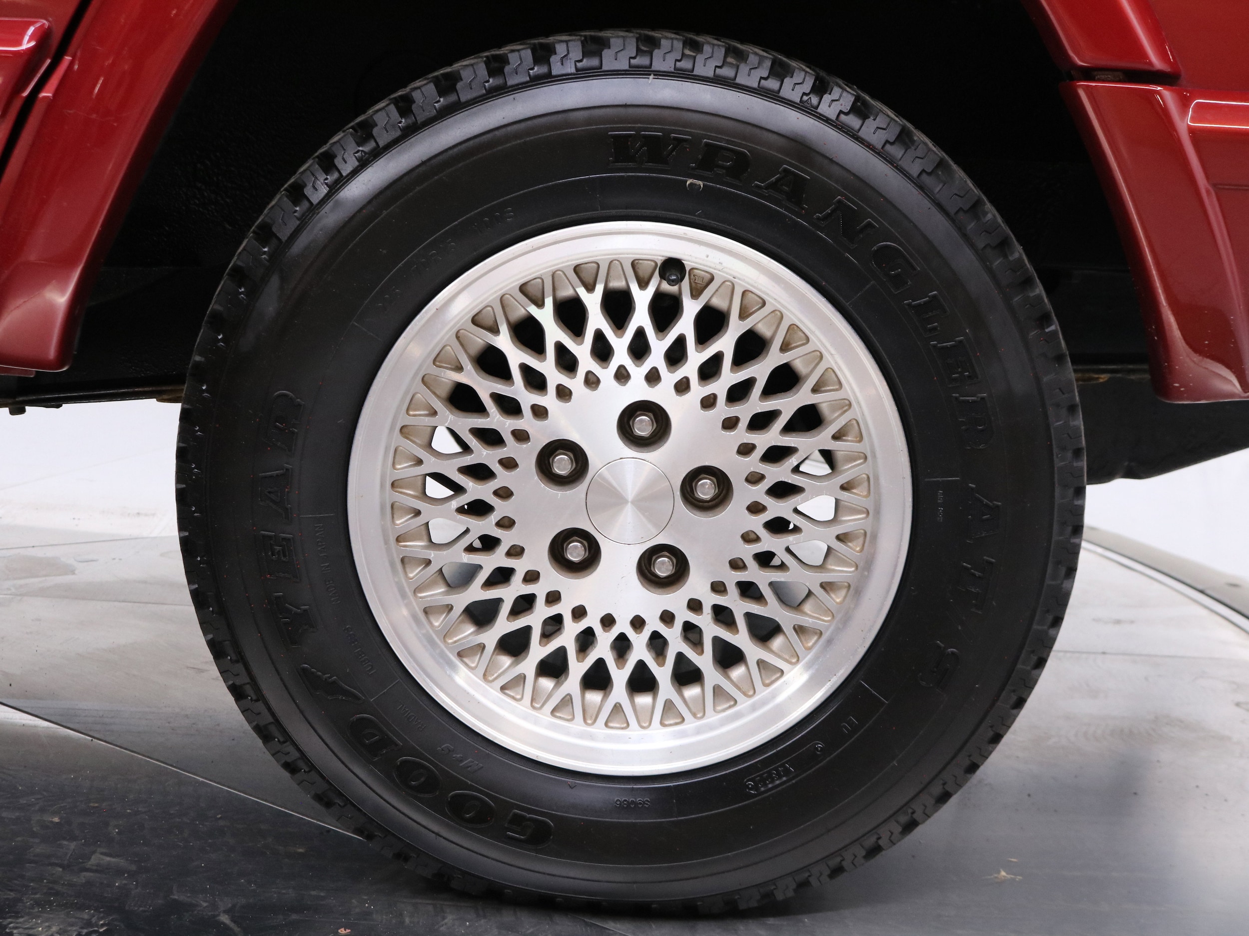2000 Jeep Cherokee 33