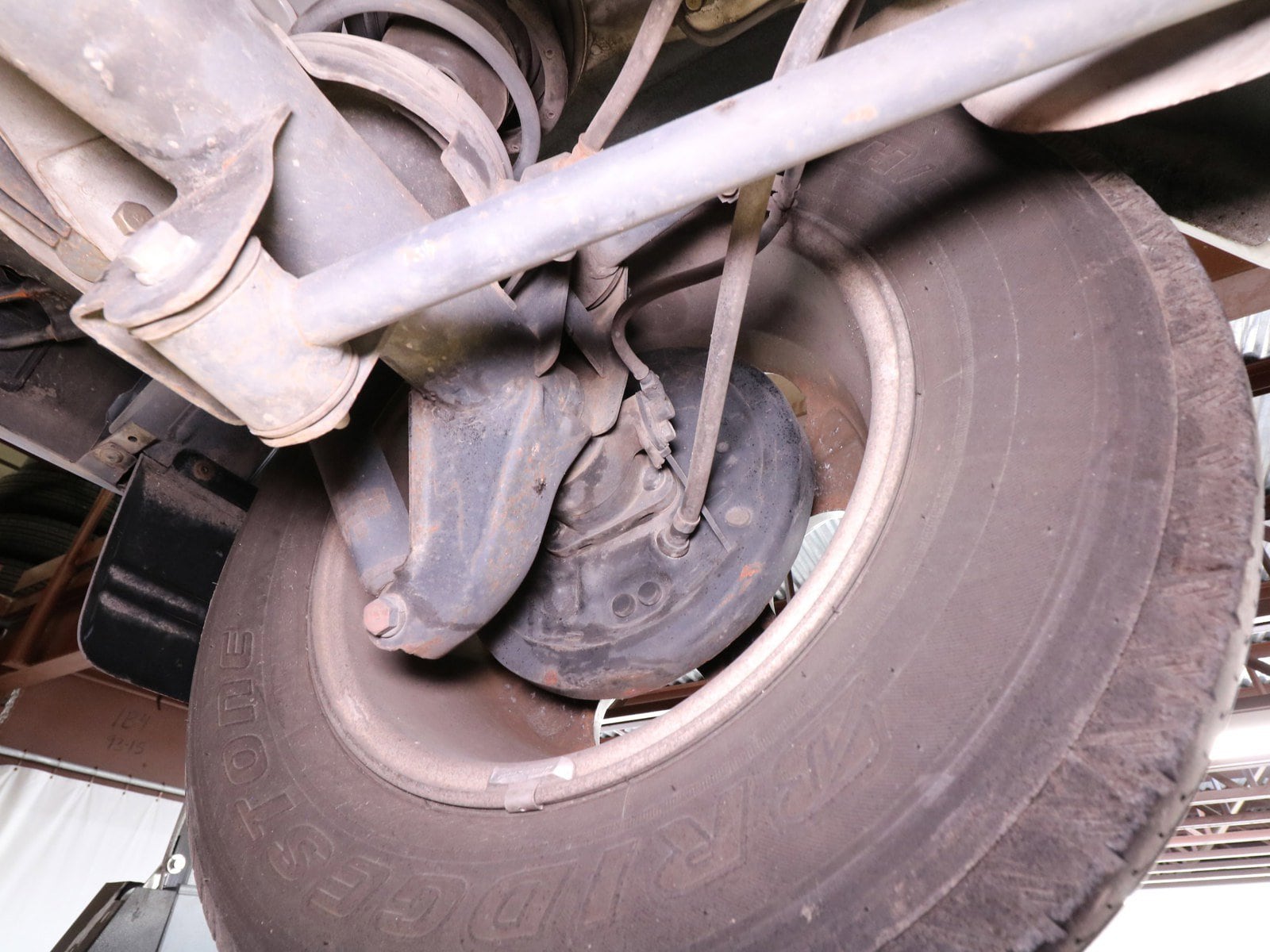 1999 Mitsubishi Pajero 40