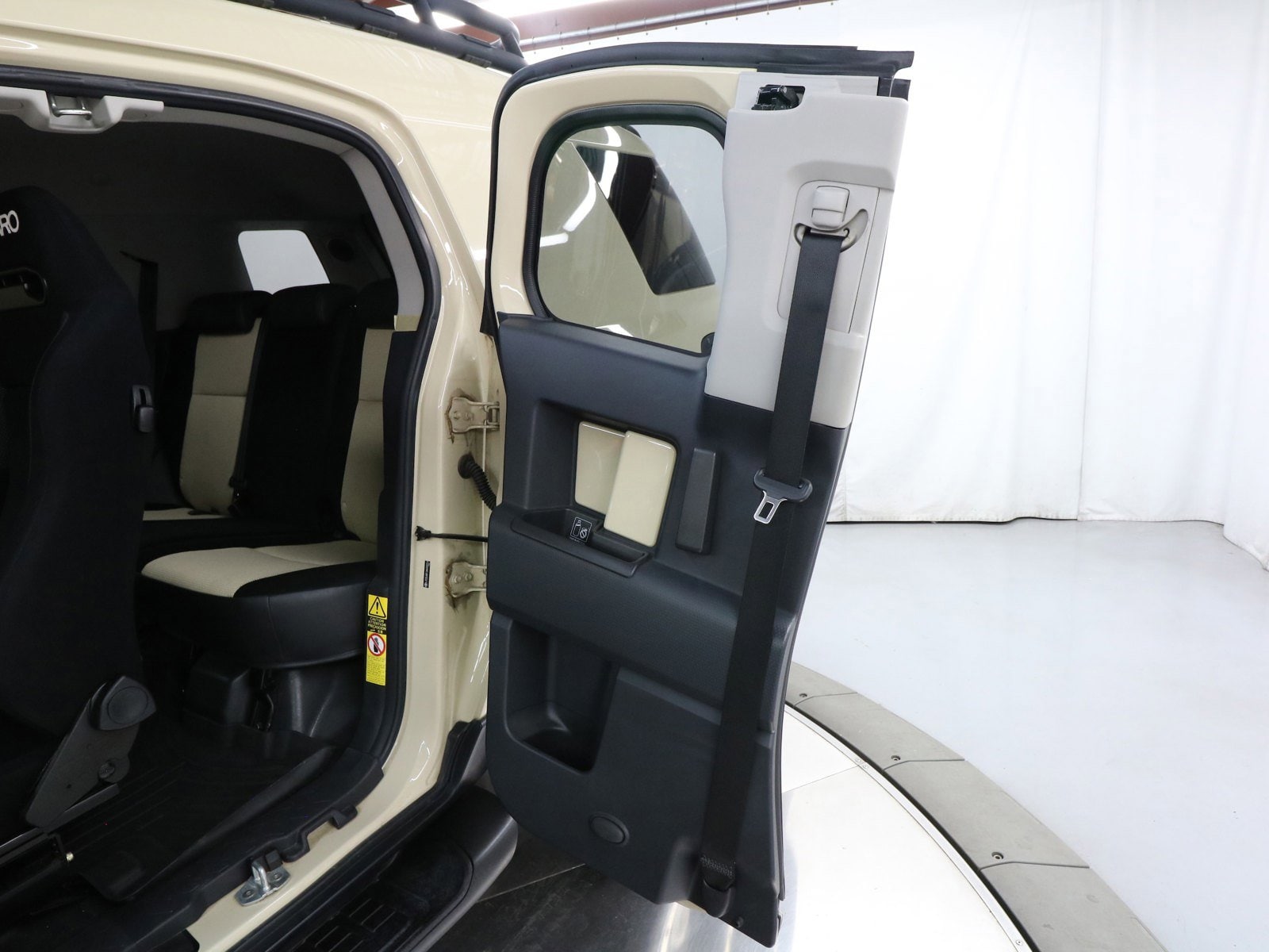 2010 Toyota FJ Cruiser 23