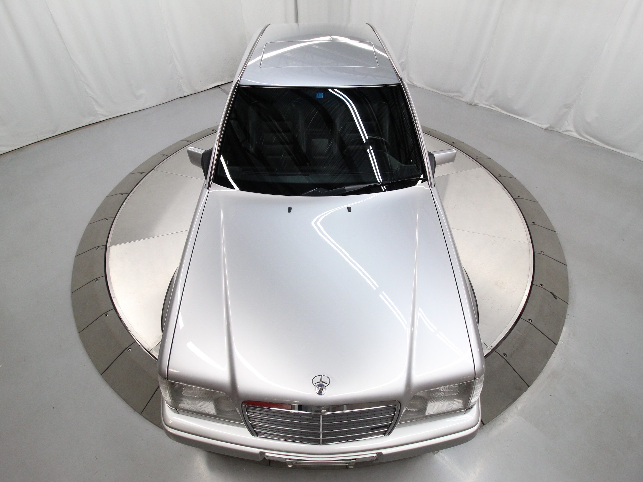 1995 Mercedes-Benz E280 39