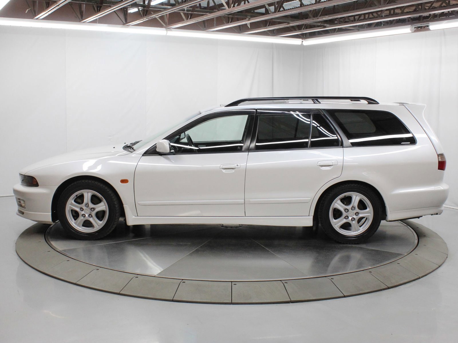 1997 Mitsubishi Legnum 6