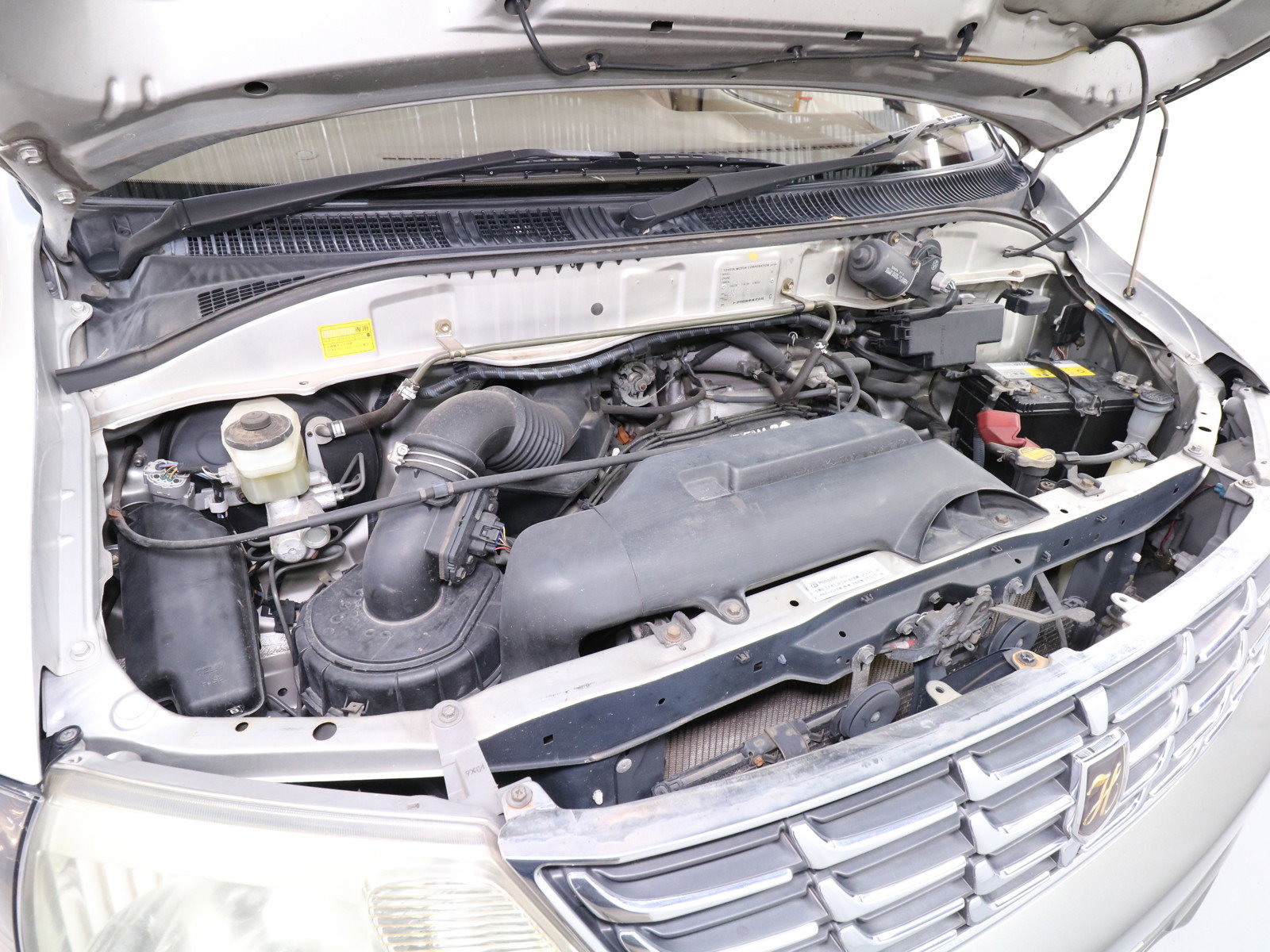 1999 Toyota Grand Hiace 23