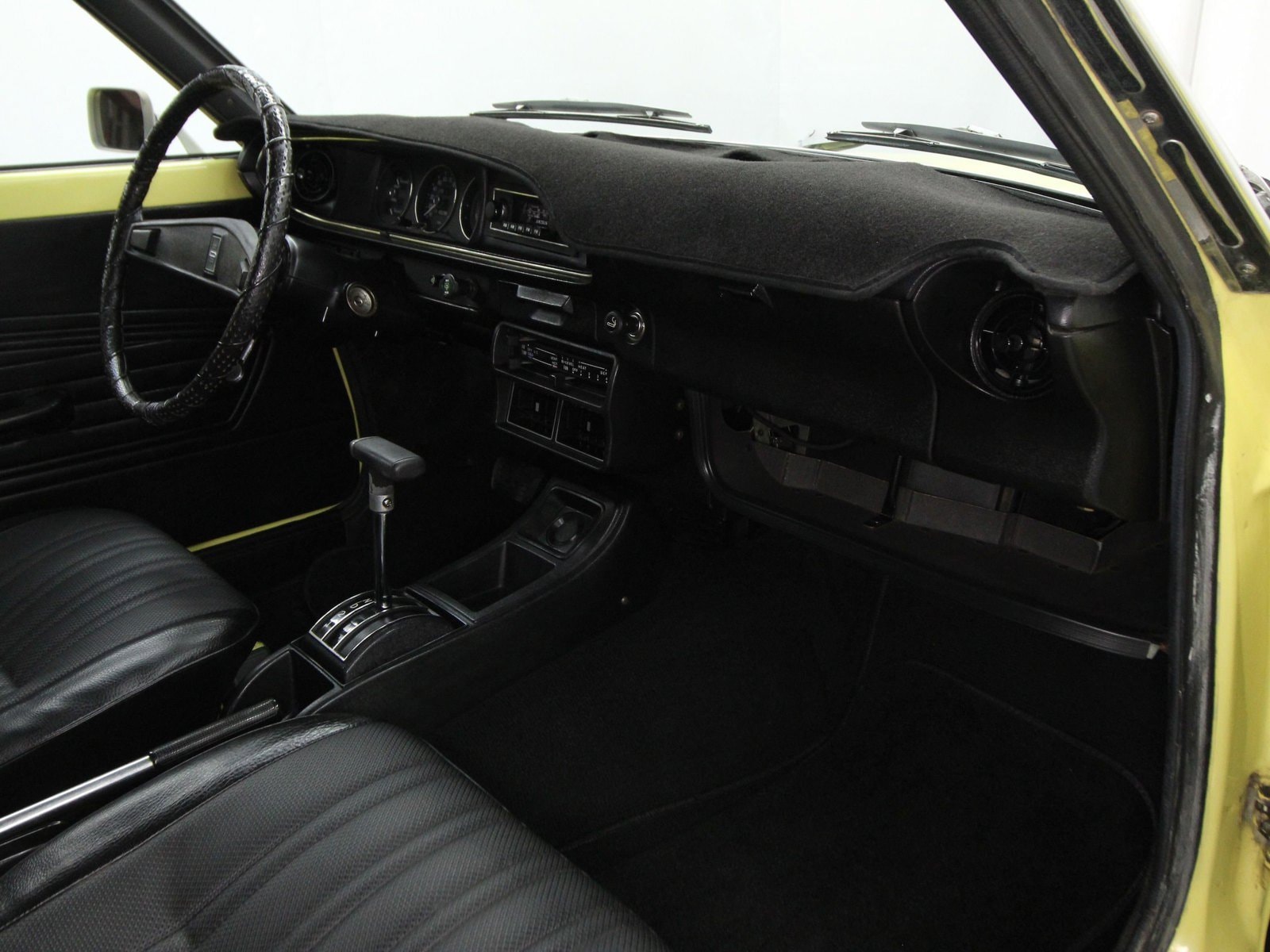 1974 Datsun 710 32