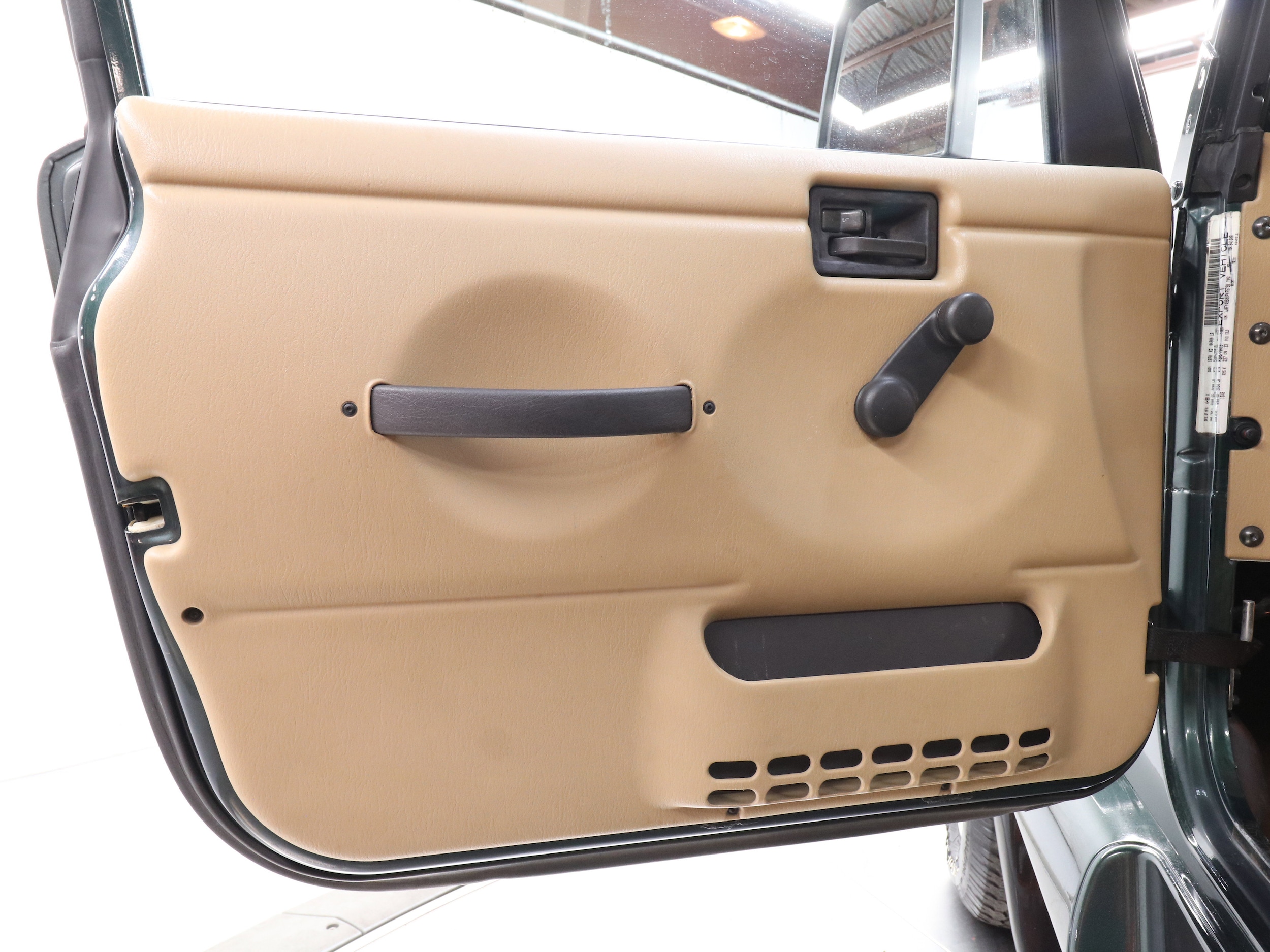 1999 Jeep Wrangler 21