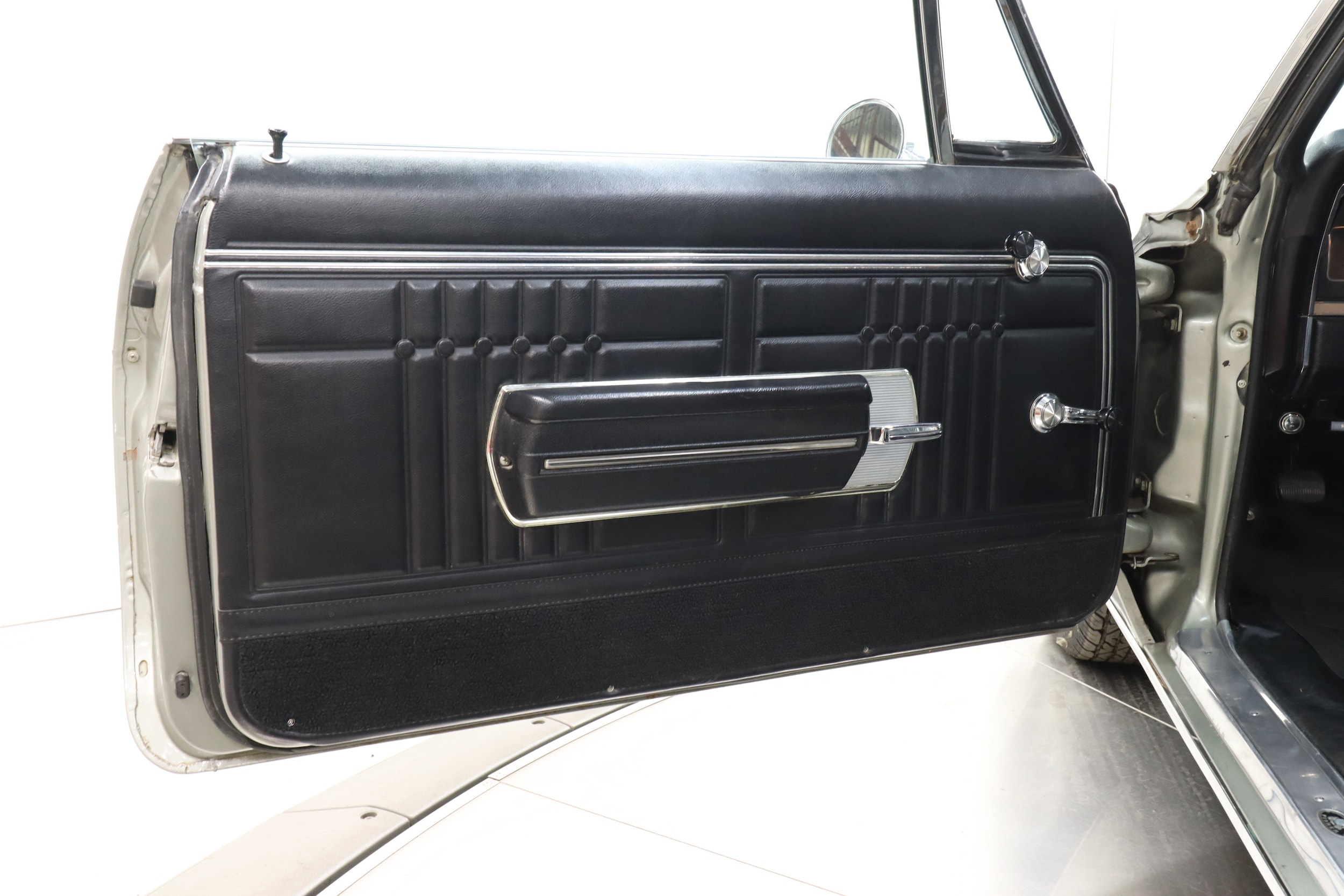 1968 Chevrolet Impala 23
