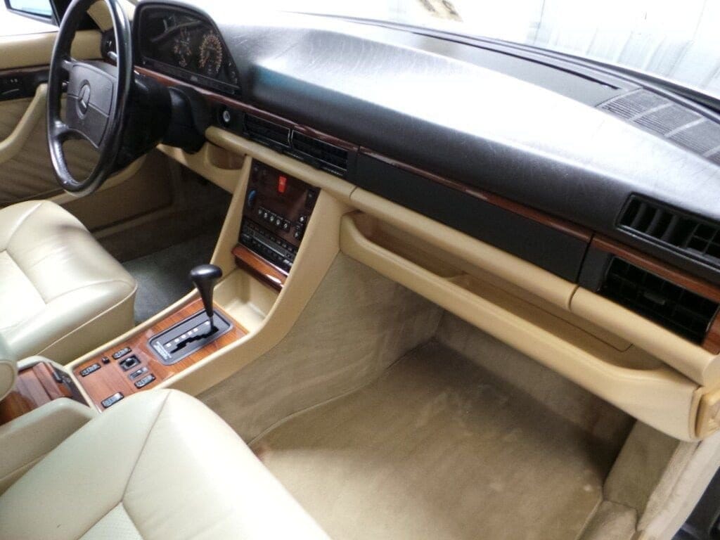 1991 Mercedes-Benz 300 SEL 13