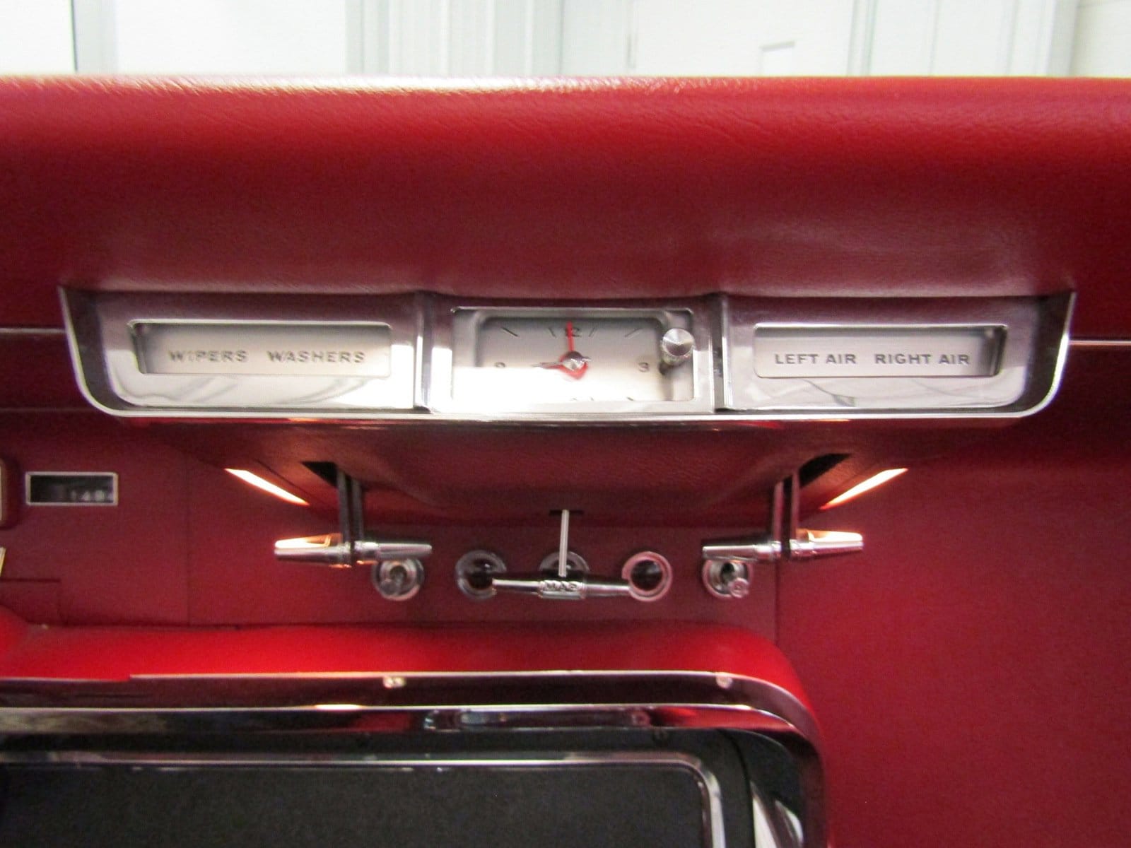 1965 Ford Thunderbird 28