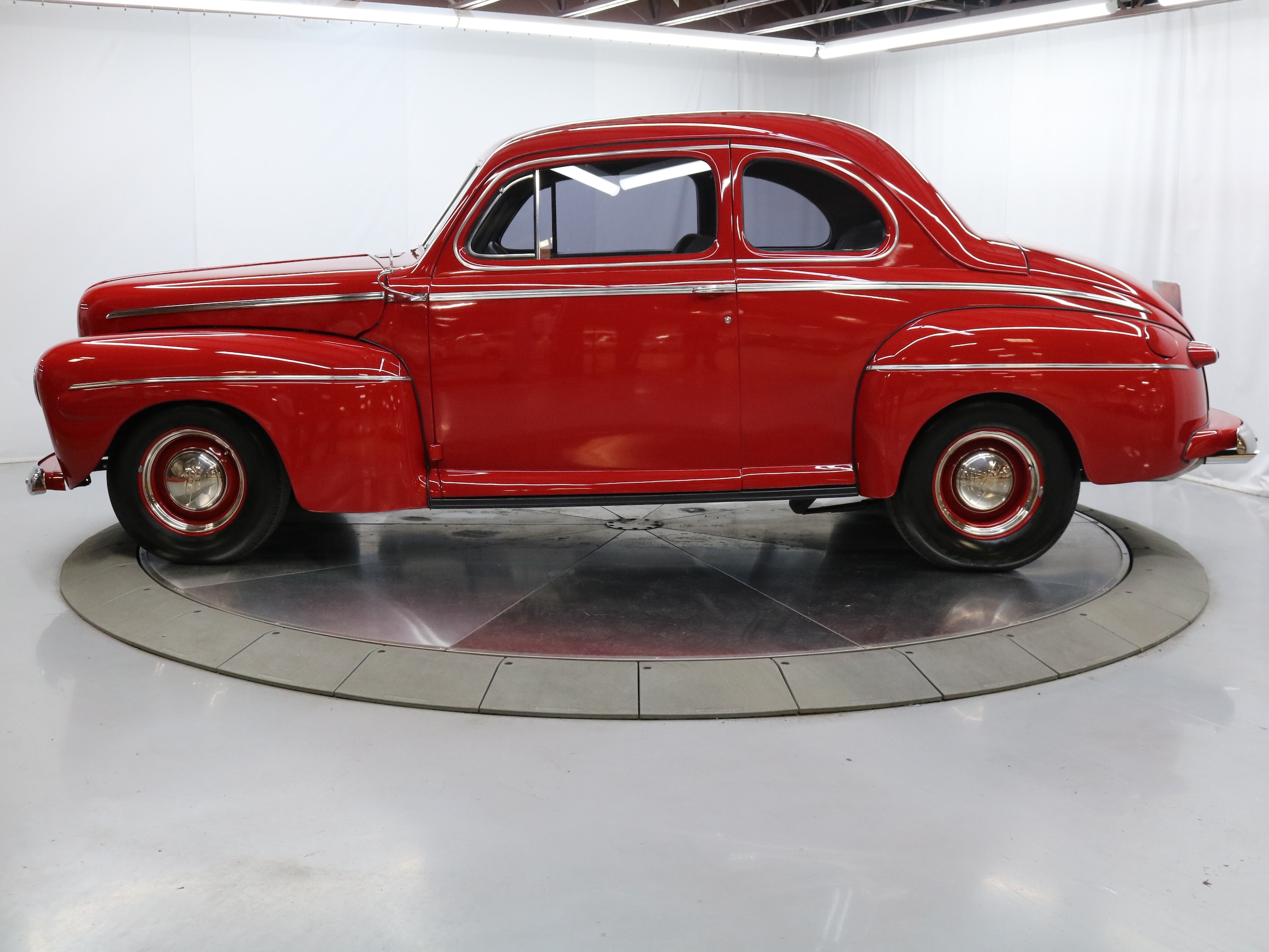 1946 Ford Deluxe 4