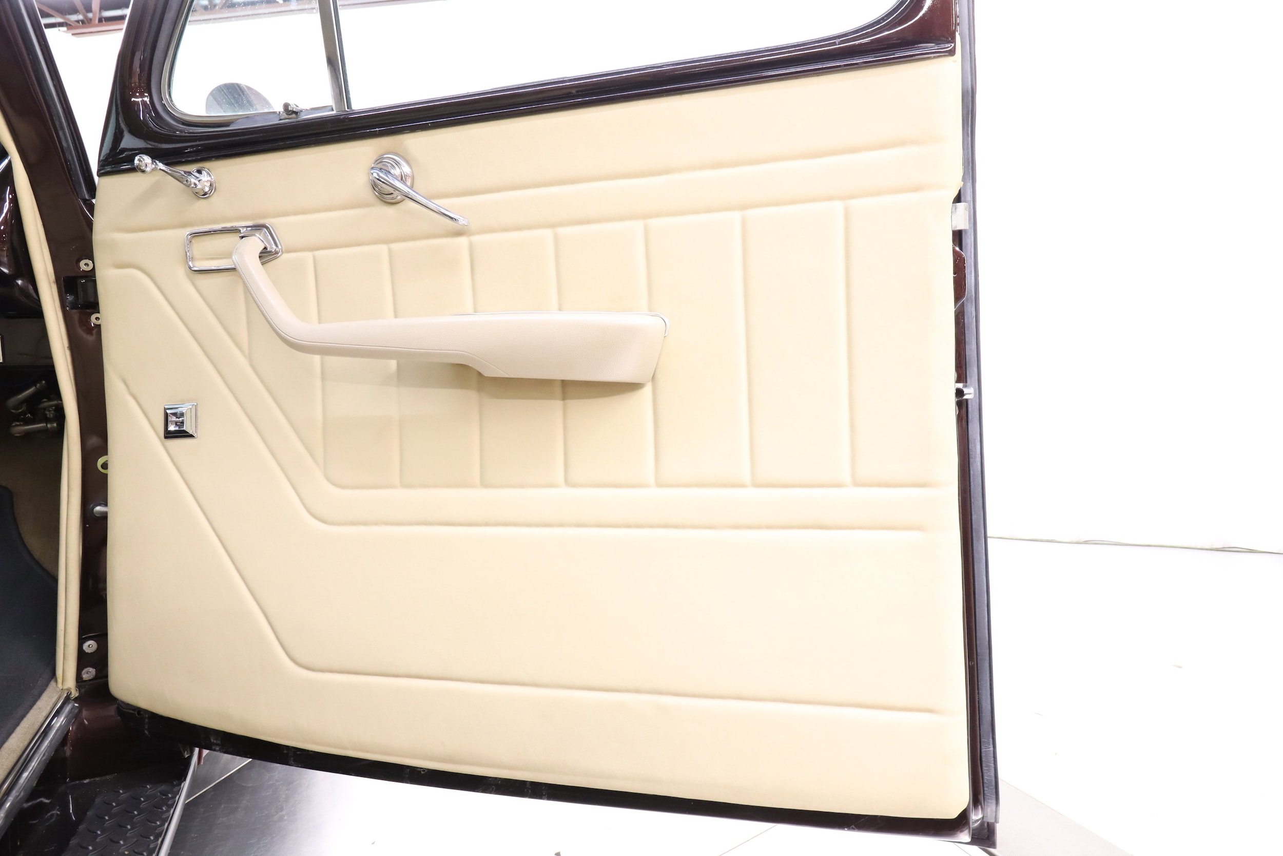 1946 Ford Super Deluxe 24