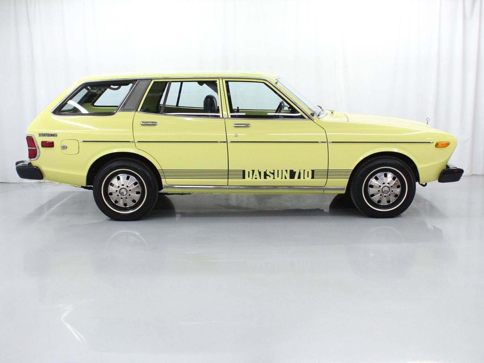1974 Datsun 710 18