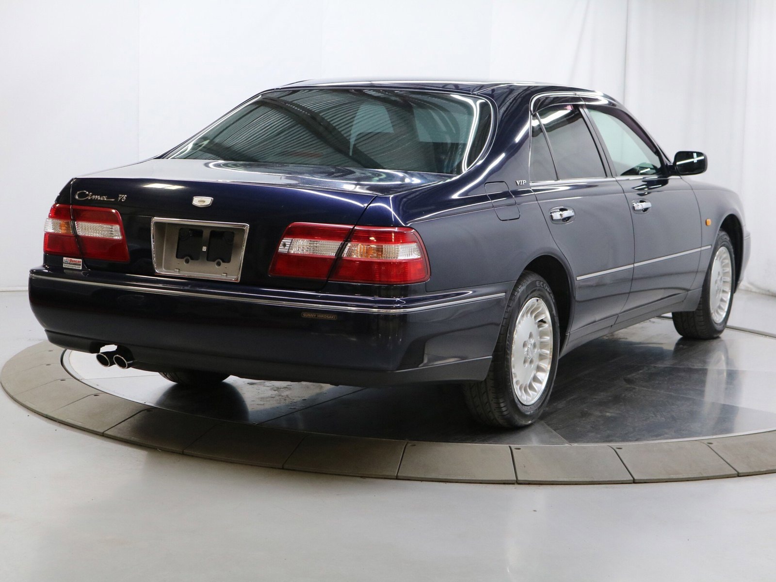 1998 Nissan Cima 9