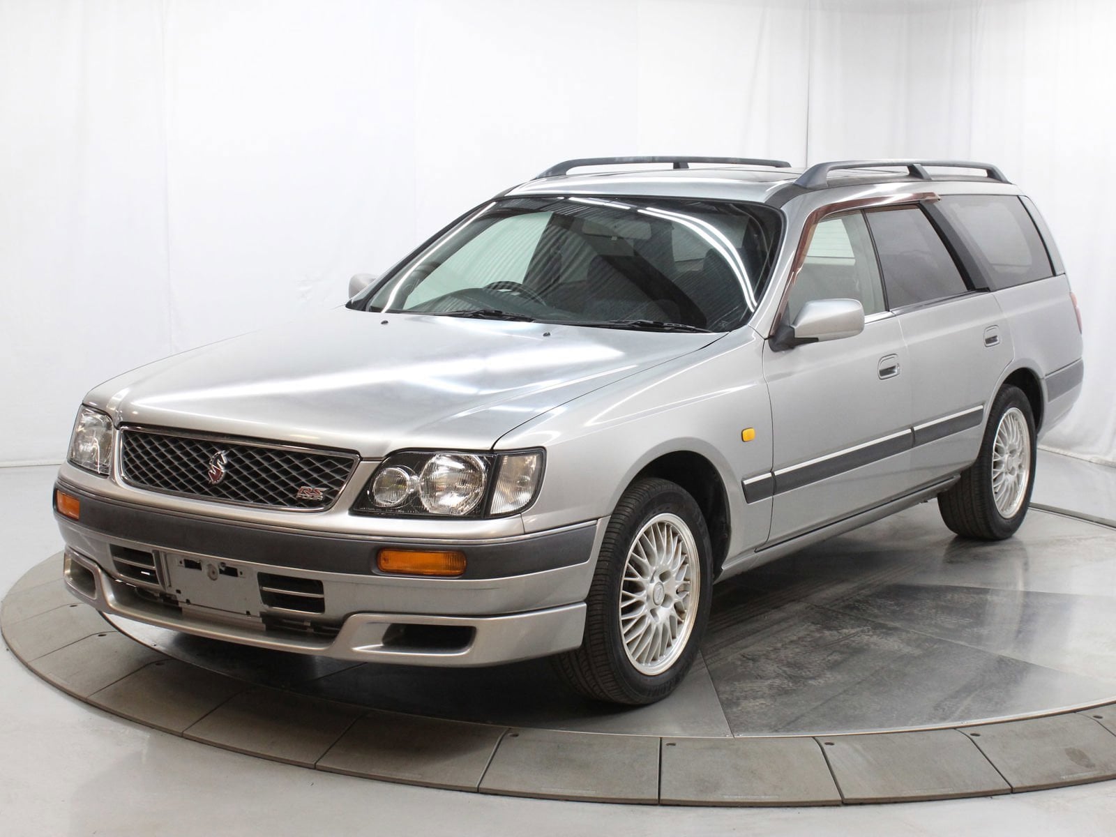 1997 Nissan Stagea 2