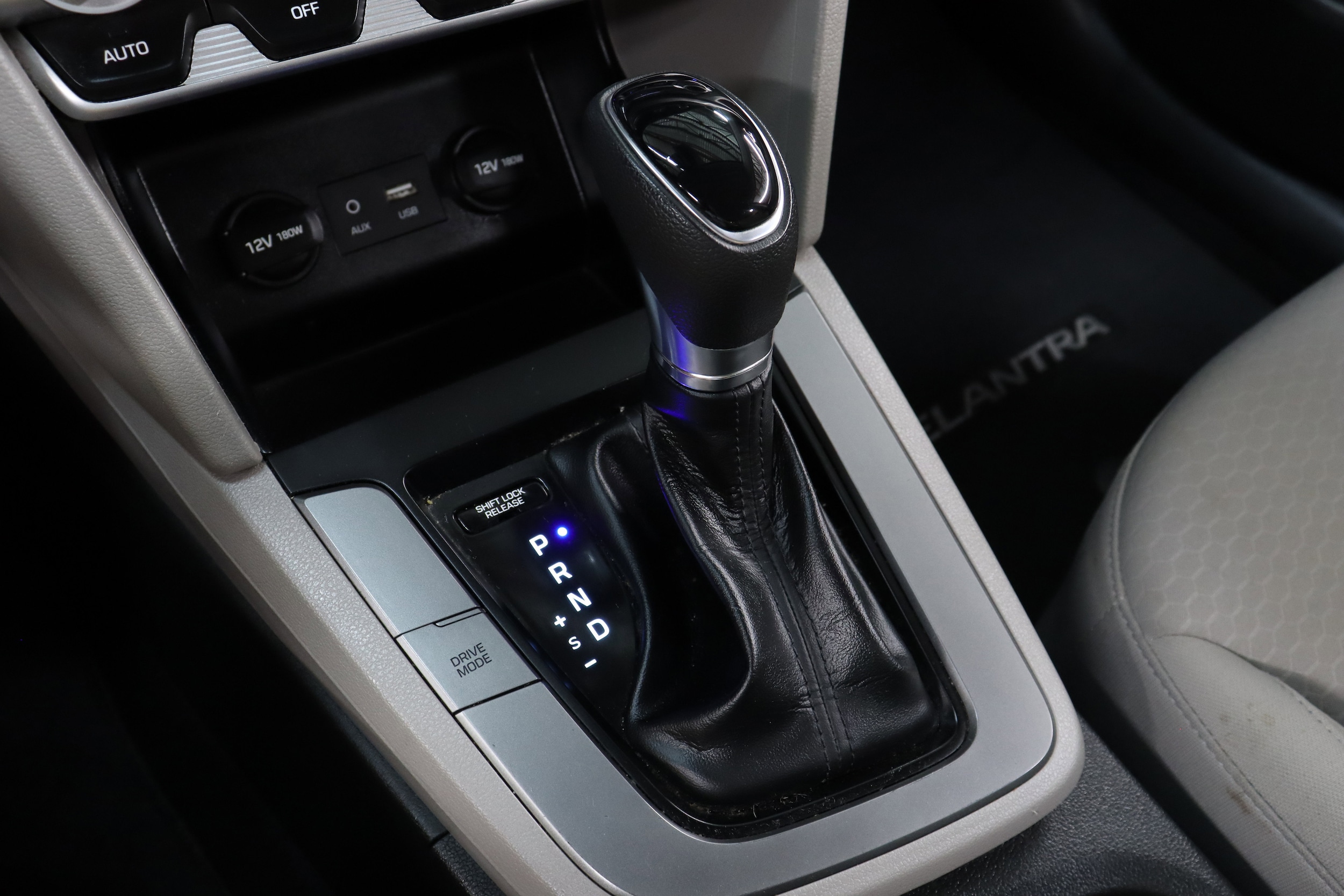 2020 Hyundai Elantra 14