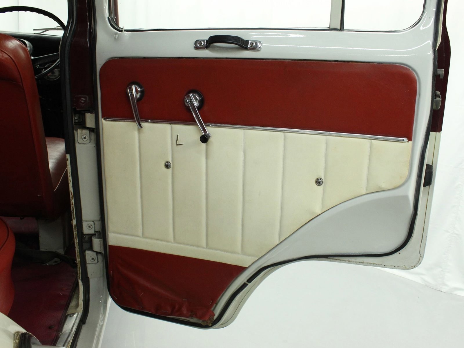 1975 Mitsubishi Jeep 27