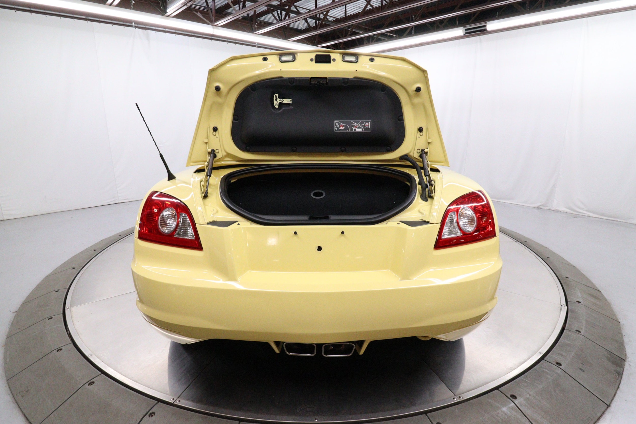 2005 Chrysler Crossfire 34