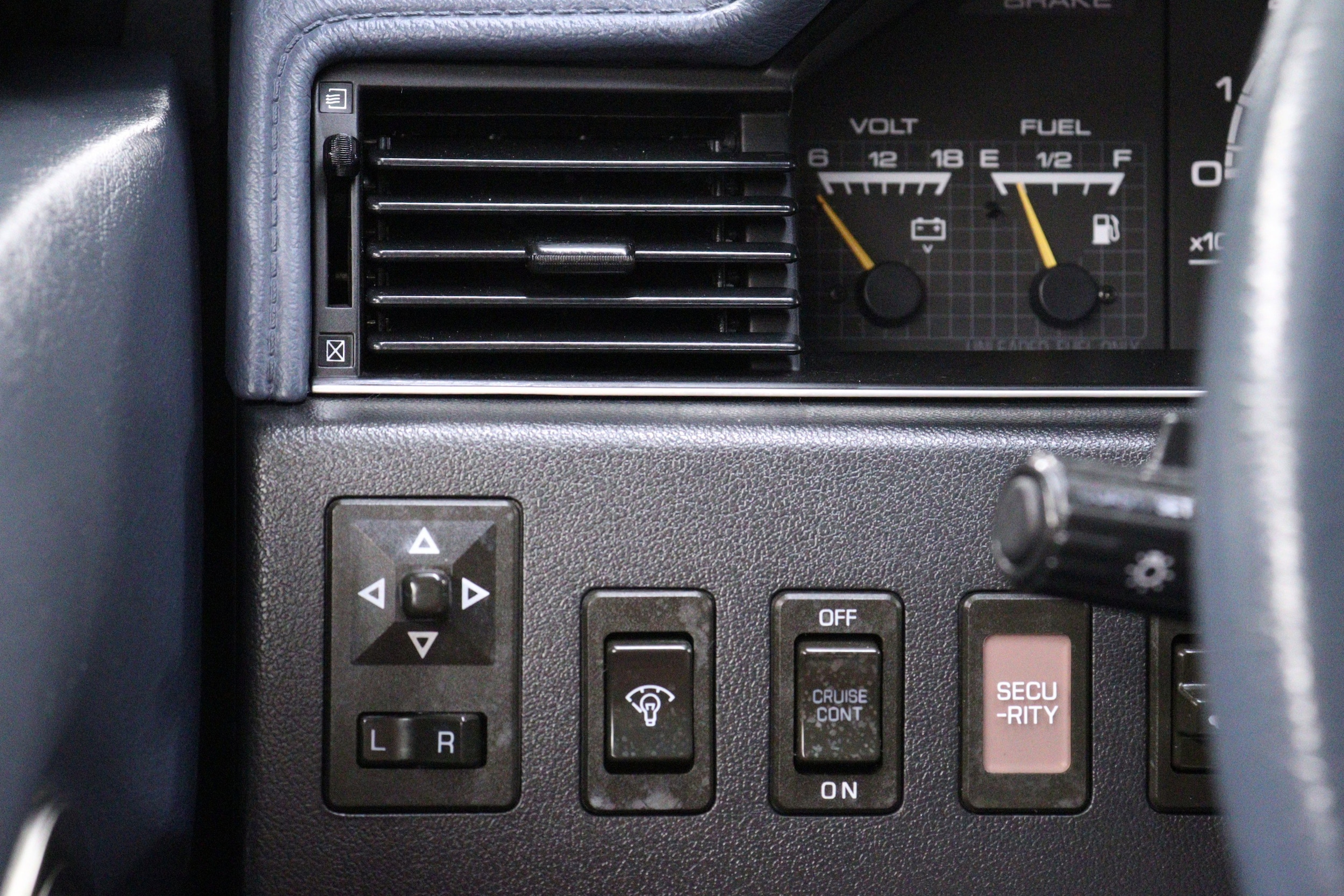 1987 Nissan Maxima 60