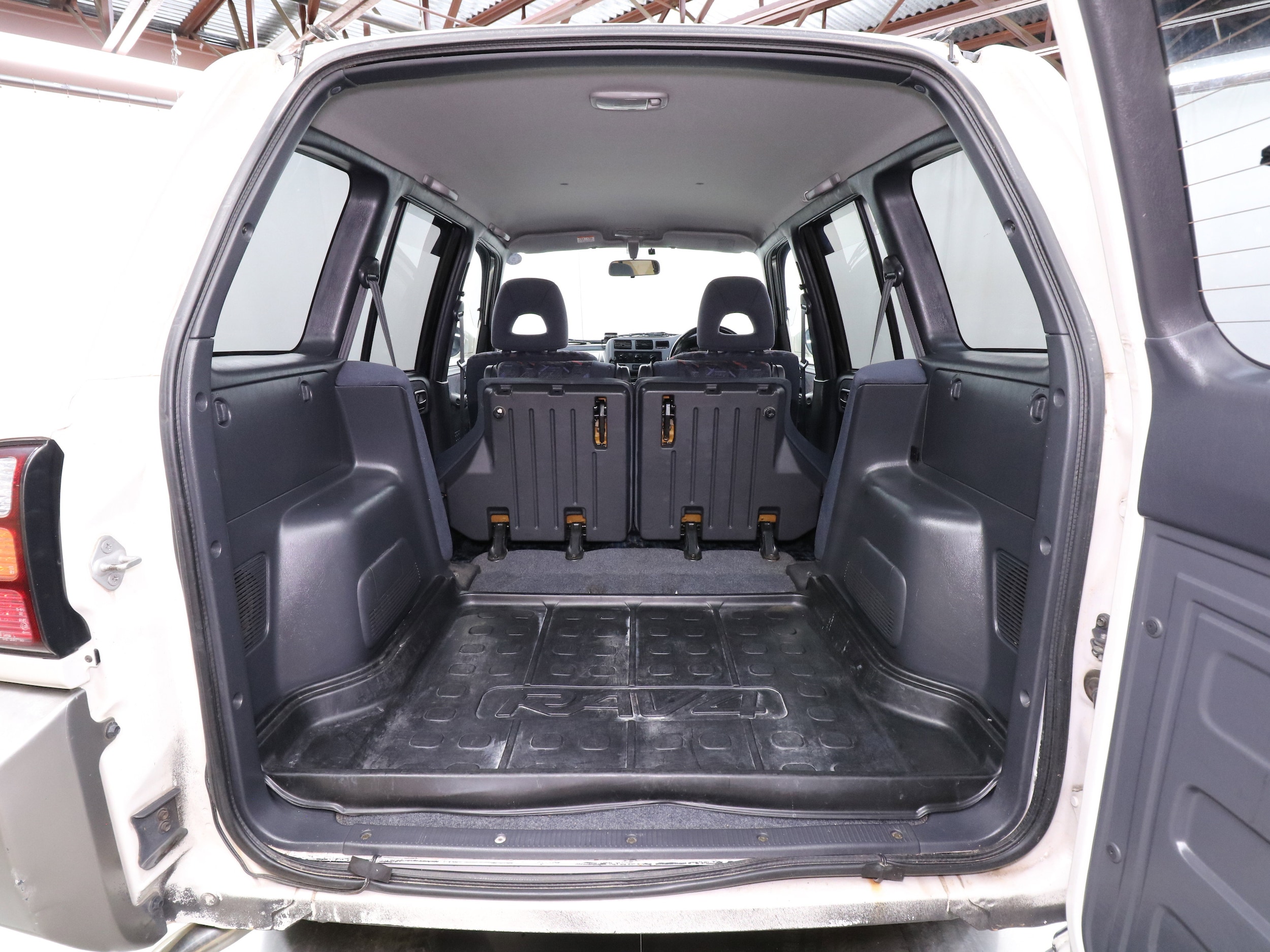 1998 Toyota RAV4 29