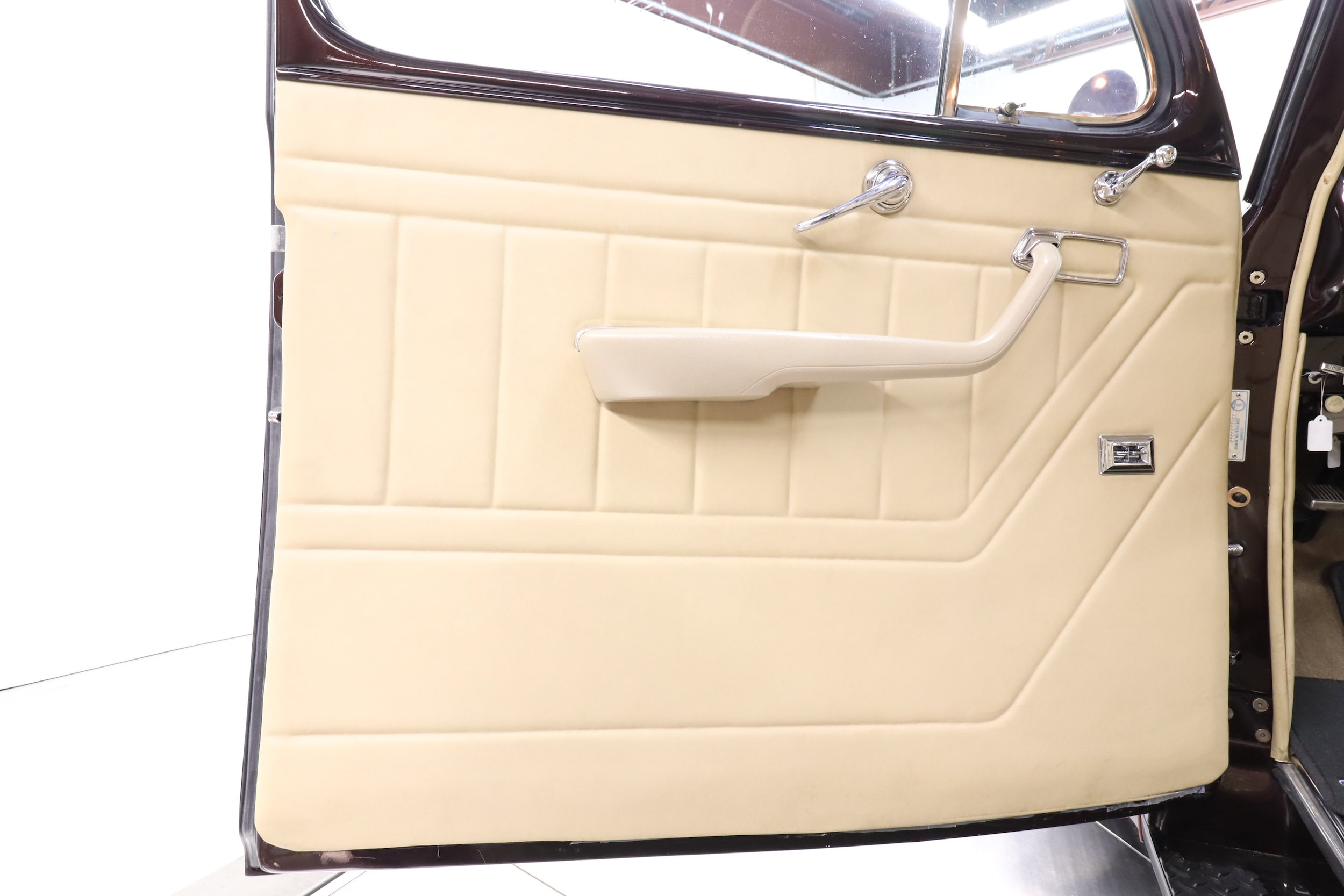 1946 Ford Super Deluxe 23