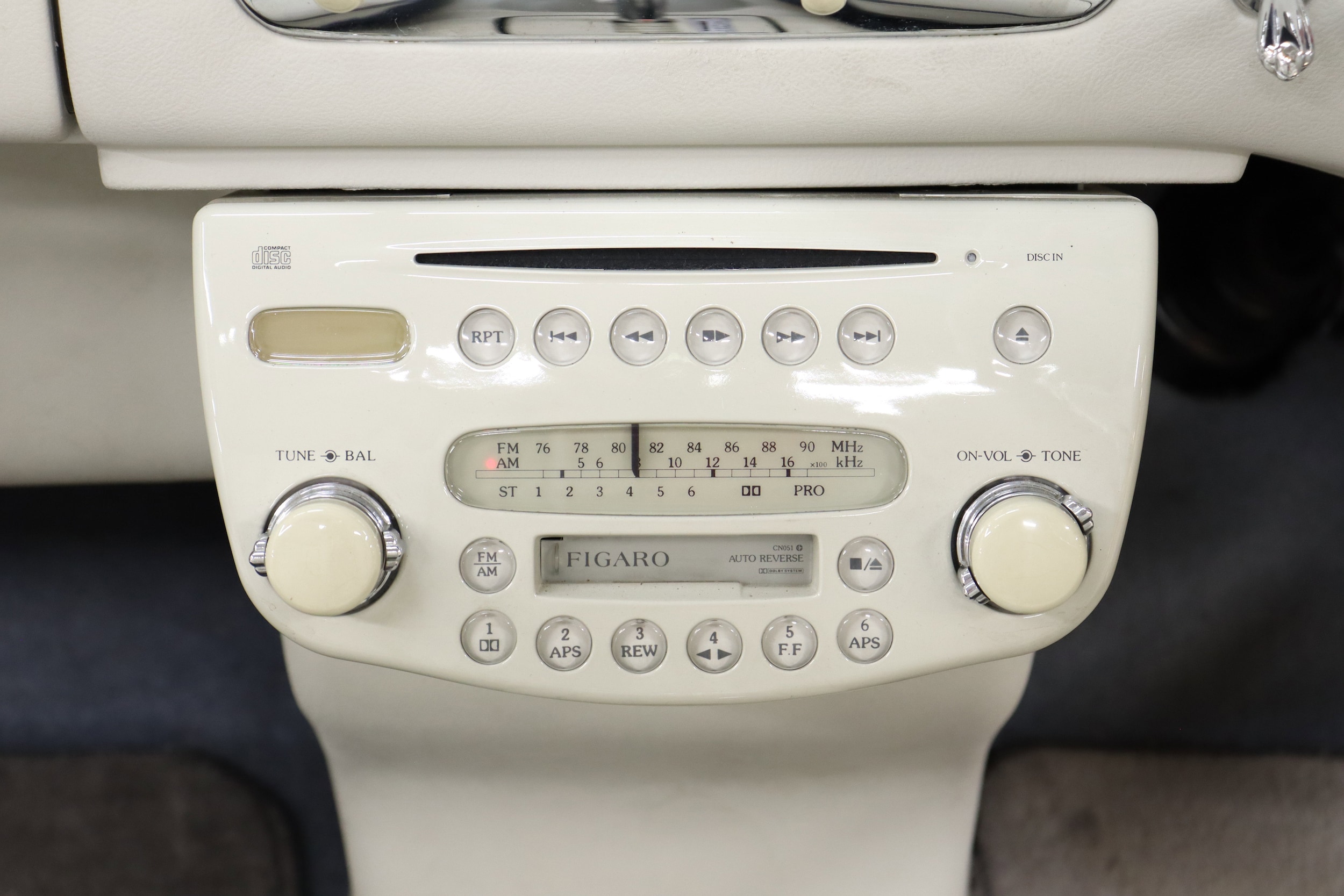 1991 Nissan Figaro 18