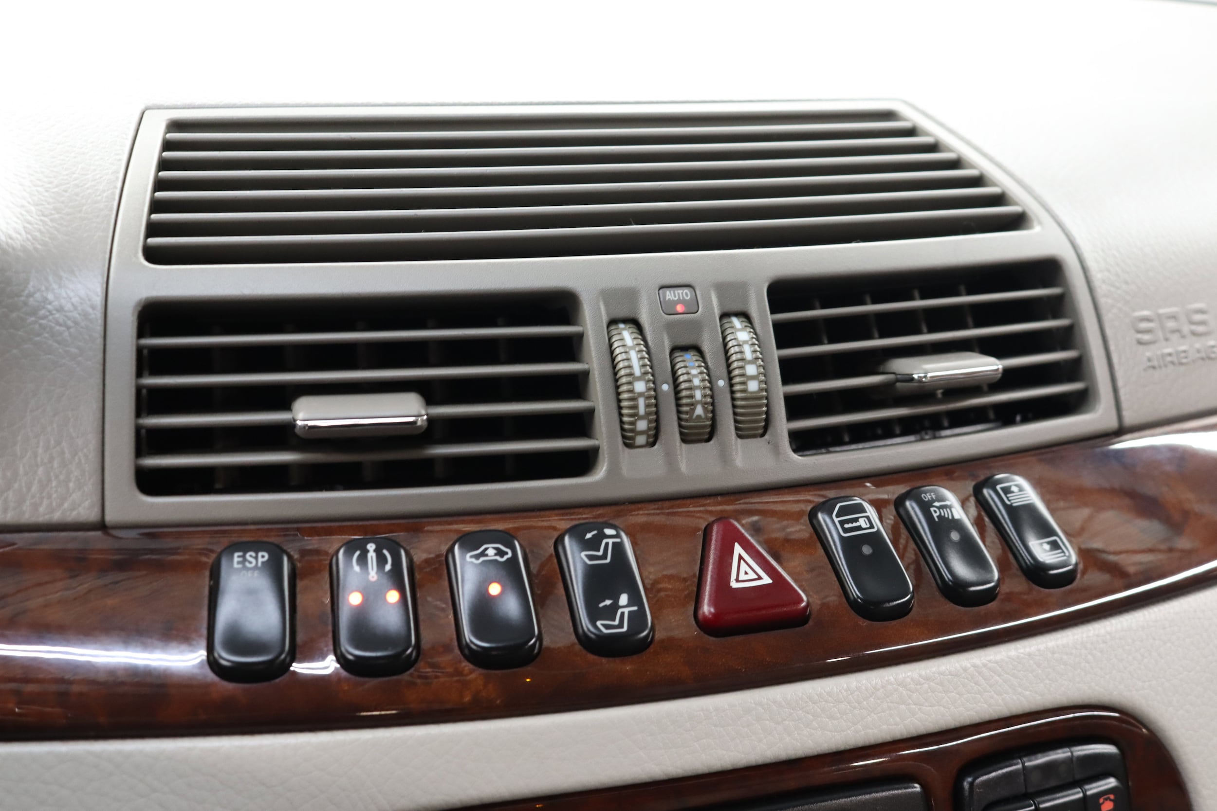 2000 Mercedes-Benz S500 14