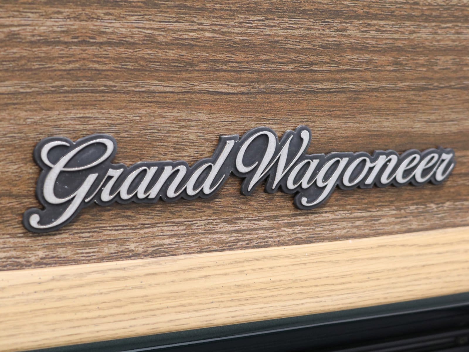 1991 Jeep Grand Wagoneer 64
