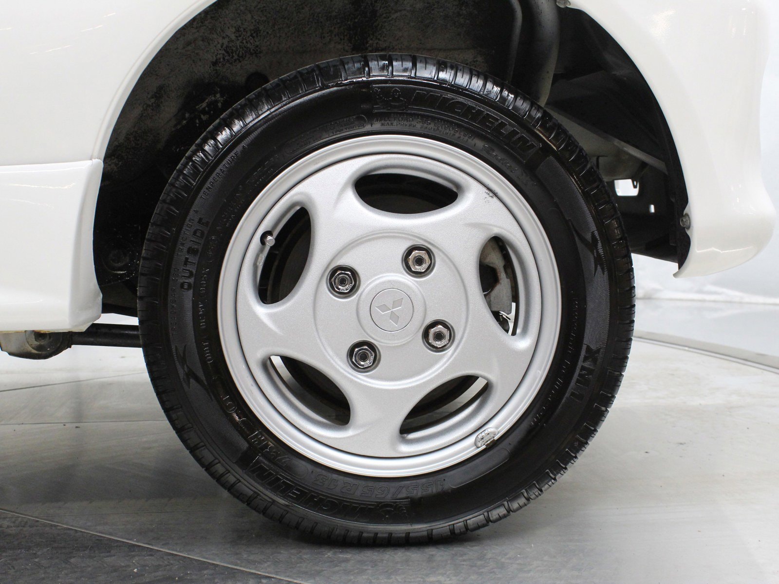 1995 Mitsubishi Minica 29