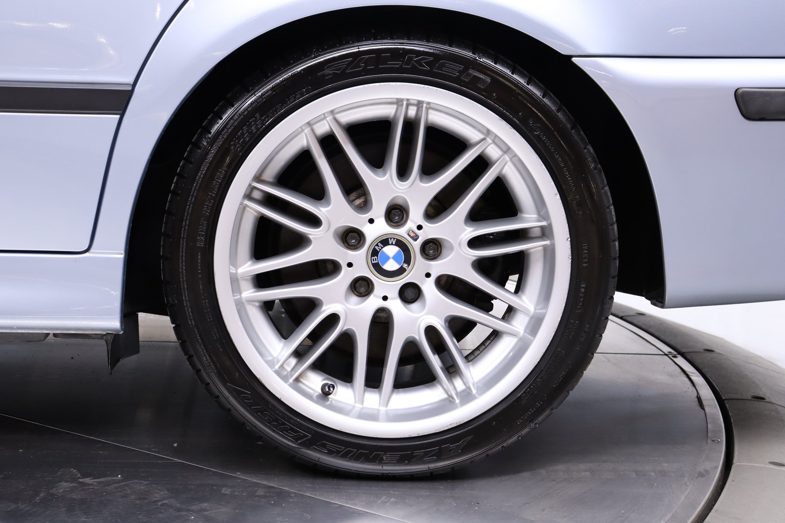 2000 BMW M5 34