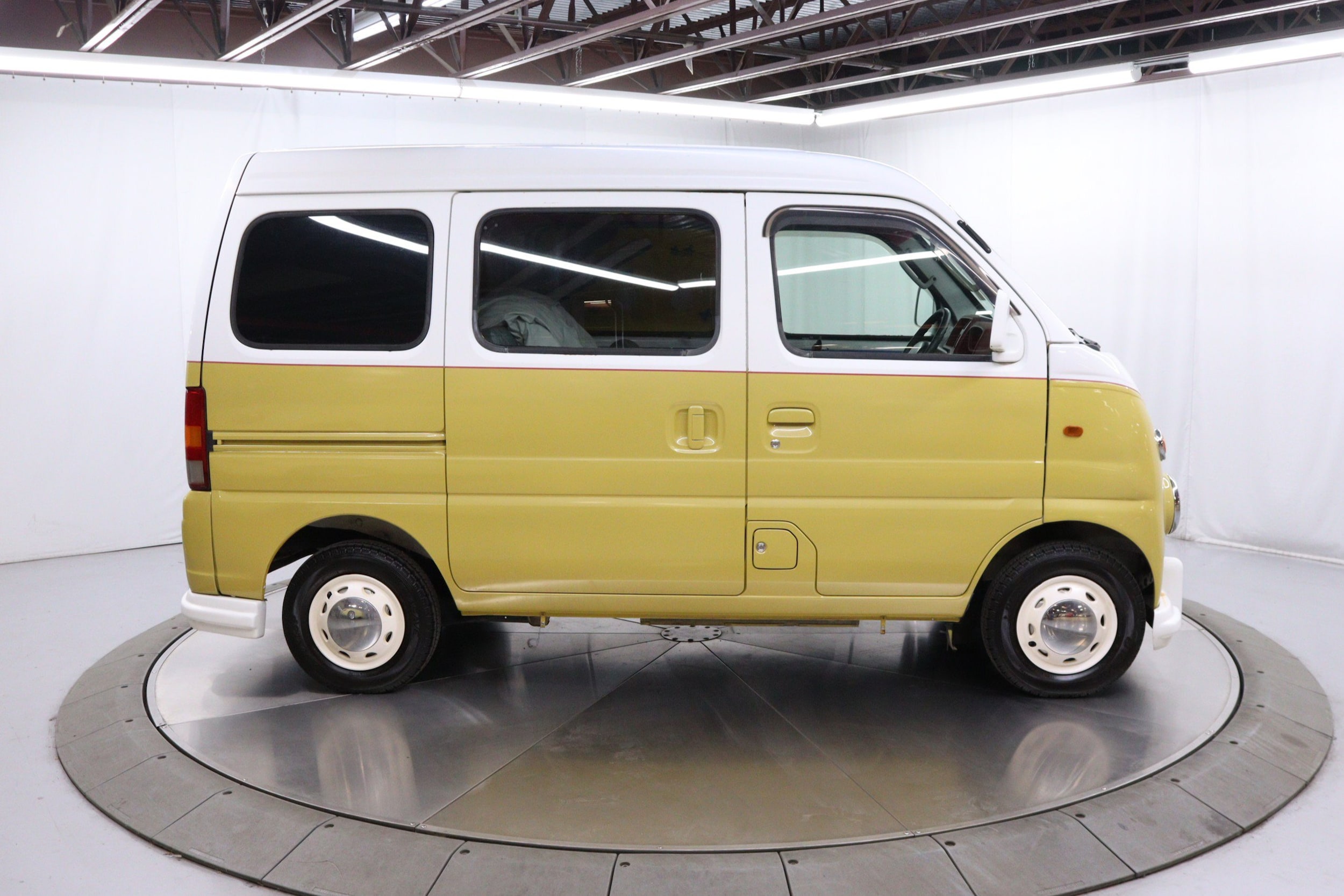 2004 Suzuki Every 8